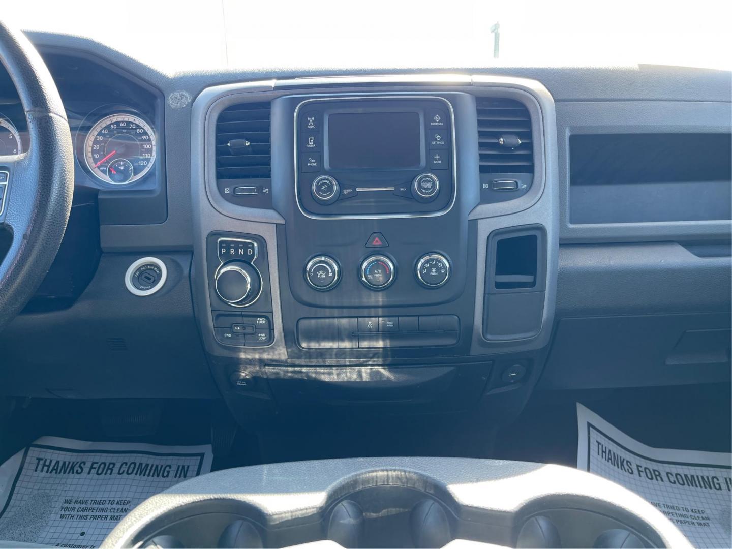 2016 Ram 1500 Express (1C6RR7FTXGS) with an HEMI 5.7L V-8 variable valve control engine, located at 1230 East Main St, Xenia, OH, 45385, (937) 908-9800, 39.688042, -83.910538 - Photo#12