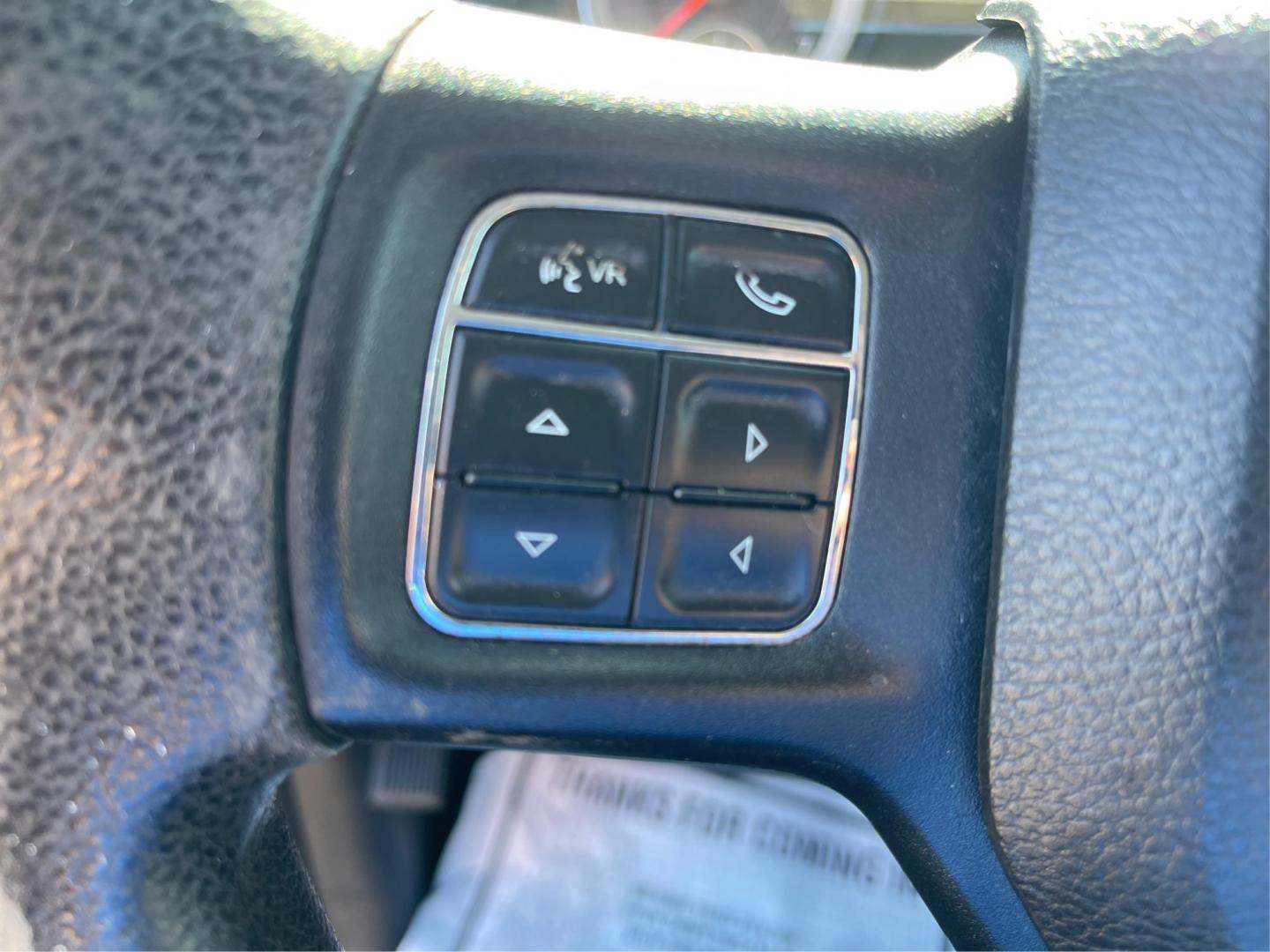 2016 Ram 1500 Express (1C6RR7FTXGS) with an HEMI 5.7L V-8 variable valve control engine, located at 1230 East Main St, Xenia, OH, 45385, (937) 908-9800, 39.688042, -83.910538 - Photo#15