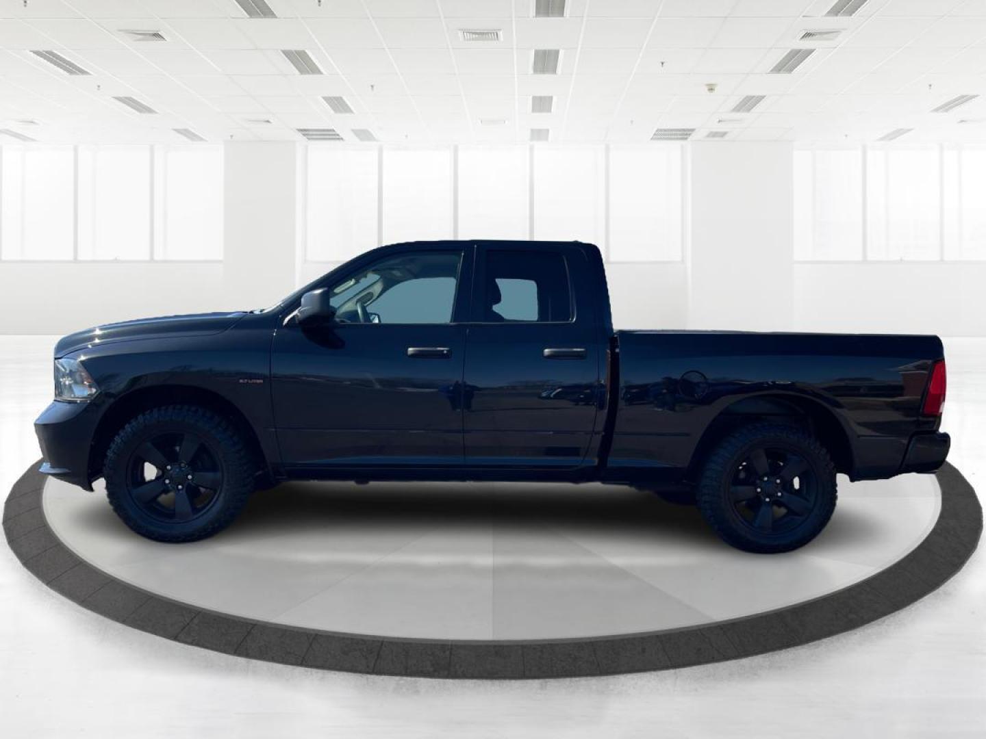2016 Ram 1500 Express (1C6RR7FTXGS) with an HEMI 5.7L V-8 variable valve control engine, located at 1230 East Main St, Xenia, OH, 45385, (937) 908-9800, 39.688042, -83.910538 - Photo#5