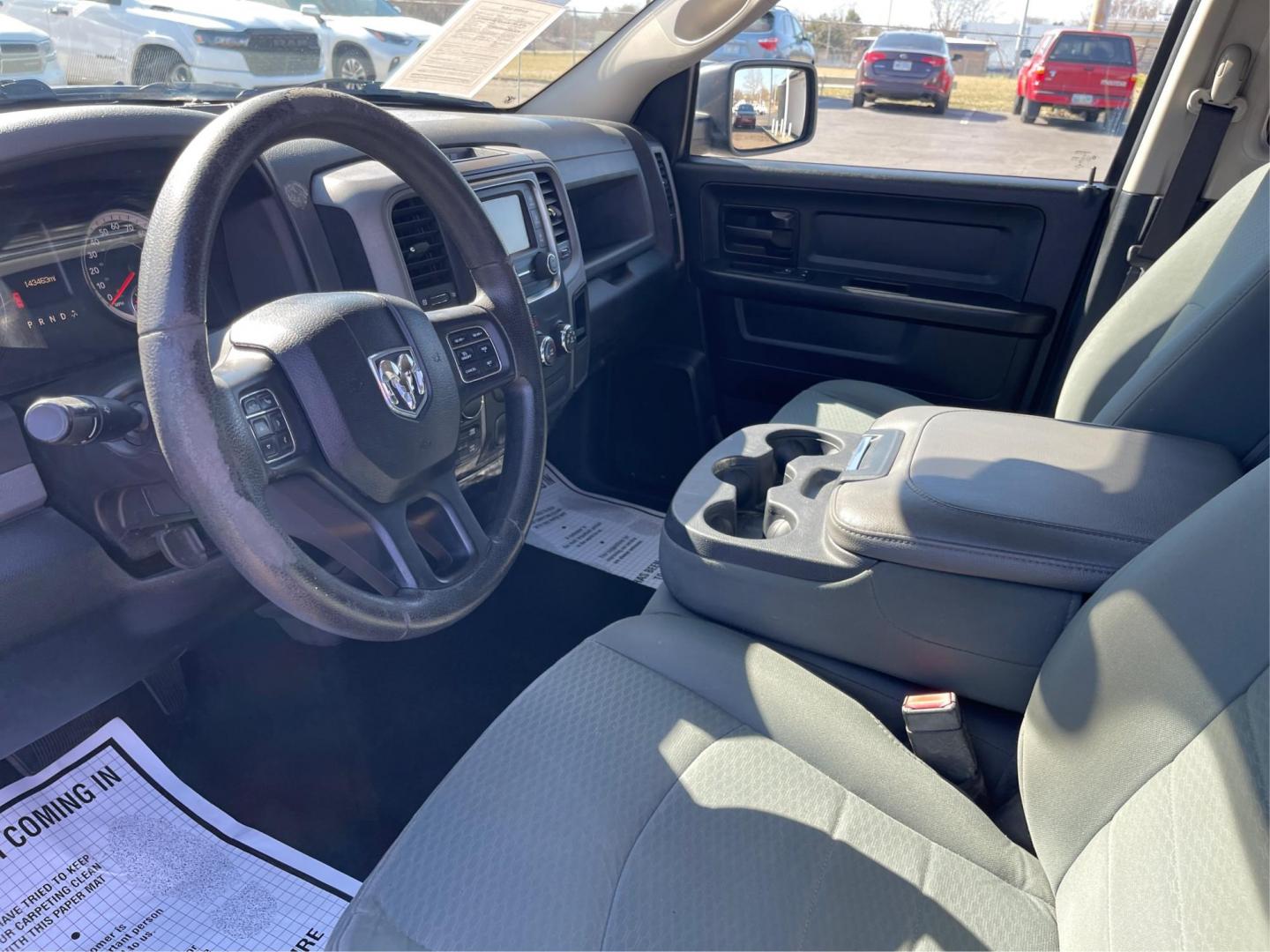 2016 Ram 1500 Express (1C6RR7FTXGS) with an HEMI 5.7L V-8 variable valve control engine, located at 1230 East Main St, Xenia, OH, 45385, (937) 908-9800, 39.688042, -83.910538 - Photo#8