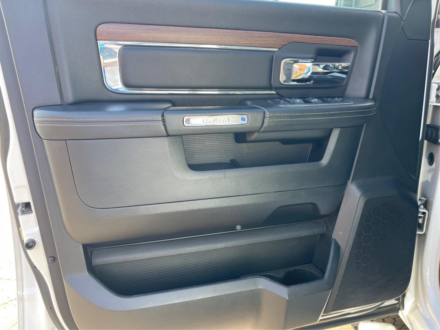 2016 Ram 1500 Laramie (1C6RR7NTXGS) with an Other engine, located at 1230 East Main St, Xenia, OH, 45385, (937) 908-9800, 39.688042, -83.910538 - Photo#17