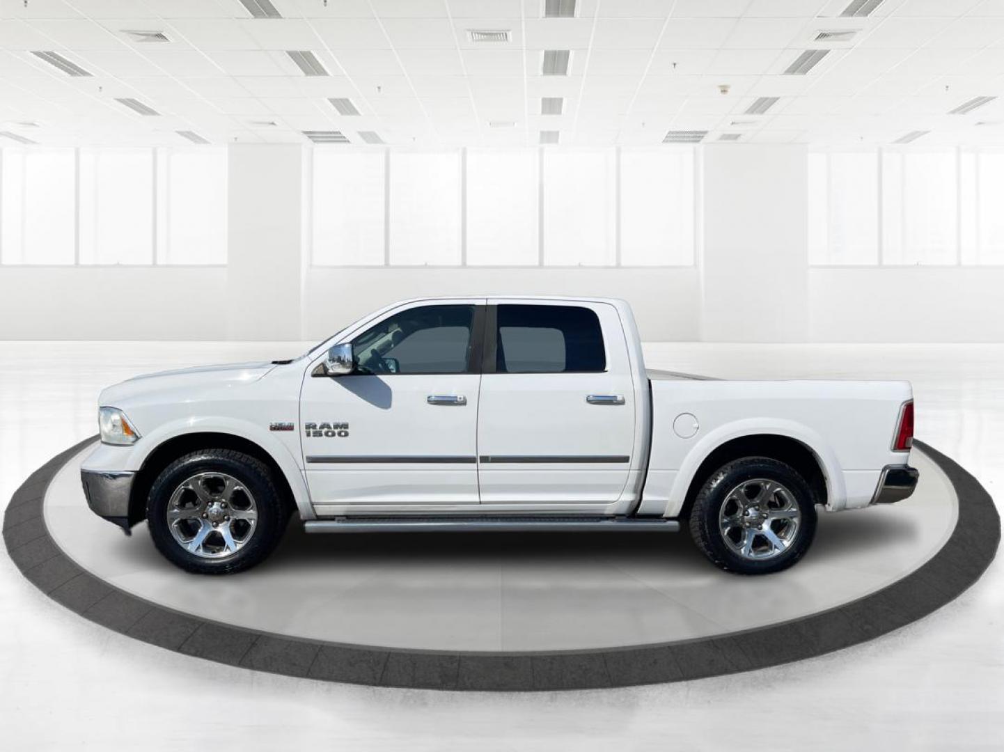 2016 Ram 1500 Laramie (1C6RR7NTXGS) with an Other engine, located at 1230 East Main St, Xenia, OH, 45385, (937) 908-9800, 39.688042, -83.910538 - Photo#4