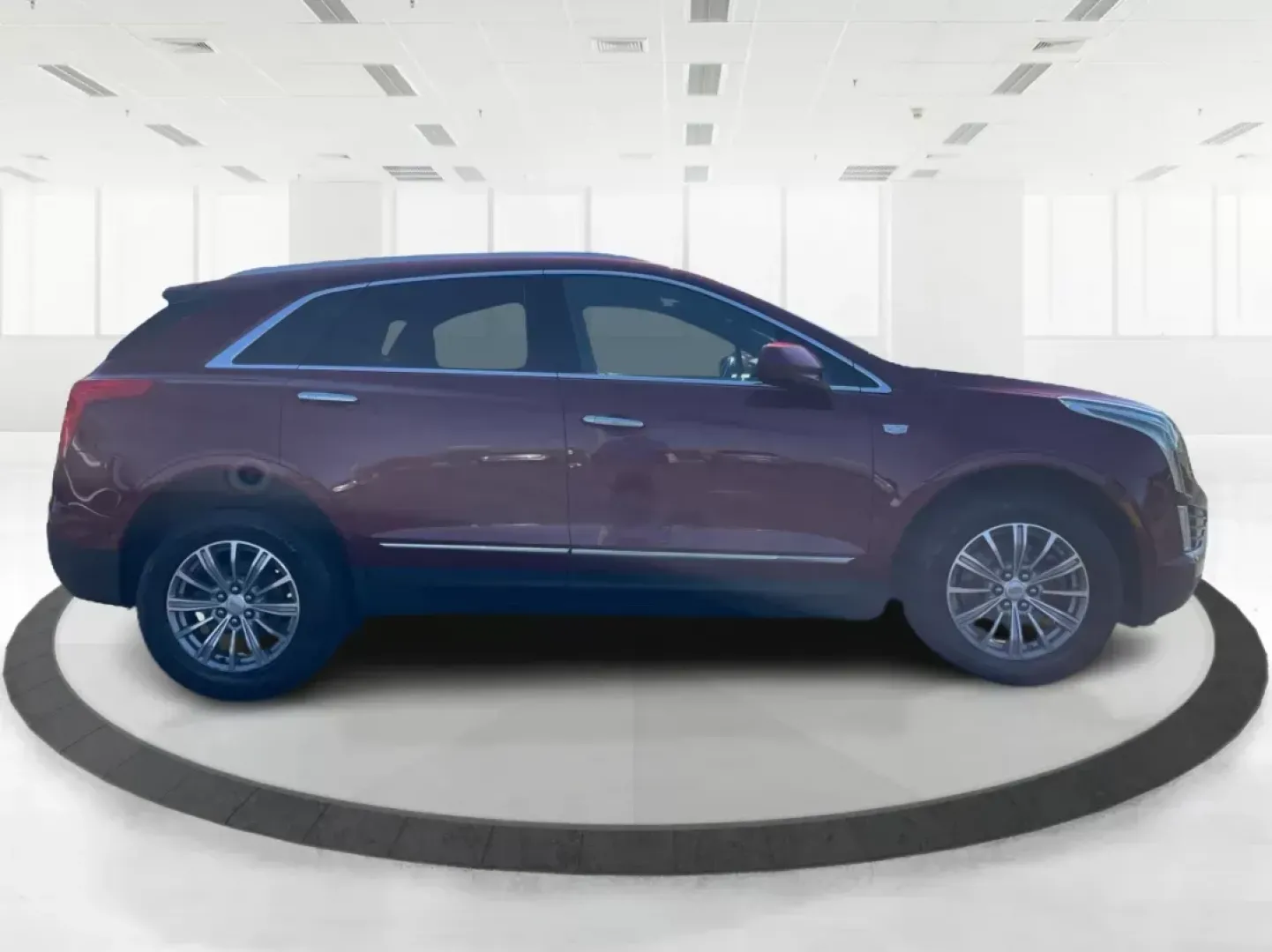 2017 Cadillac XT5 Luxury AWD (1GYKNDRS4HZ) with an 3.6L V6 DOHC 24V engine, 8-Speed Automatic transmission, located at 1099 N County Rd 25A , Troy, OH, 45373, (937) 908-9800, 40.057041, -84.215462 - Photo#0