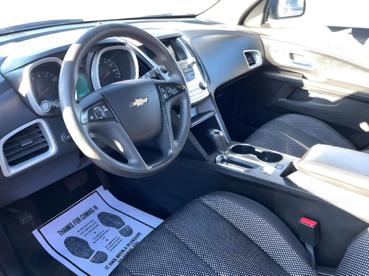 2017 Chevrolet Equinox LS 2WD (2GNALBEK7H1) with an 2.4L L4 DOHC 16V FFV engine, 6-Speed Automatic transmission, located at 1099 N County Rd 25A , Troy, OH, 45373, (937) 908-9800, 40.057041, -84.215462 - Photo#5