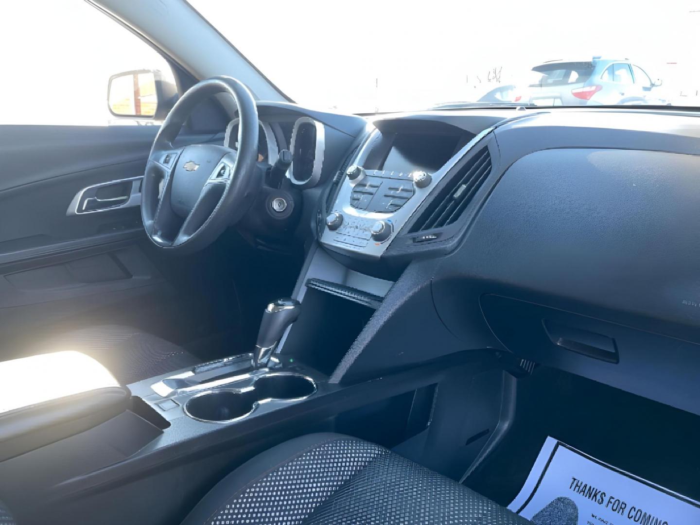 2017 Chevrolet Equinox LS 2WD (2GNALBEK7H1) with an 2.4L L4 DOHC 16V FFV engine, 6-Speed Automatic transmission, located at 1099 N County Rd 25A , Troy, OH, 45373, (937) 908-9800, 40.057041, -84.215462 - Photo#6