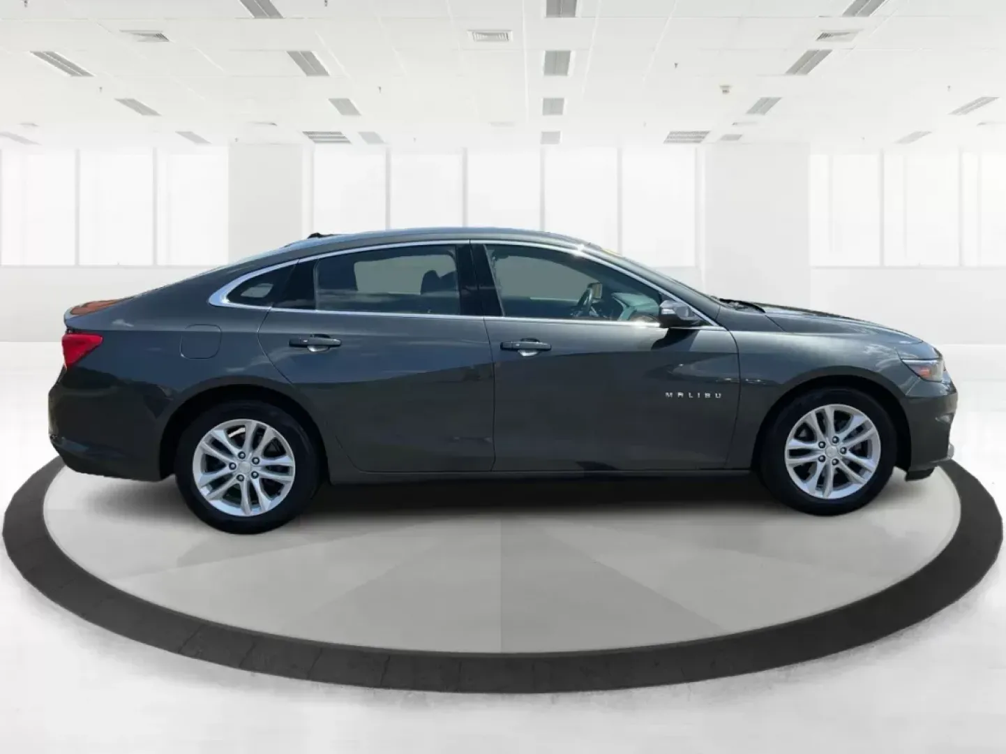 2017 Chevrolet Malibu 1LT (1G1ZE5ST3HF) with an 1.5L I-4 gasoline direct injection engine, located at 1230 East Main St, Xenia, OH, 45385, (937) 908-9800, 39.688042, -83.910538 - Photo#1