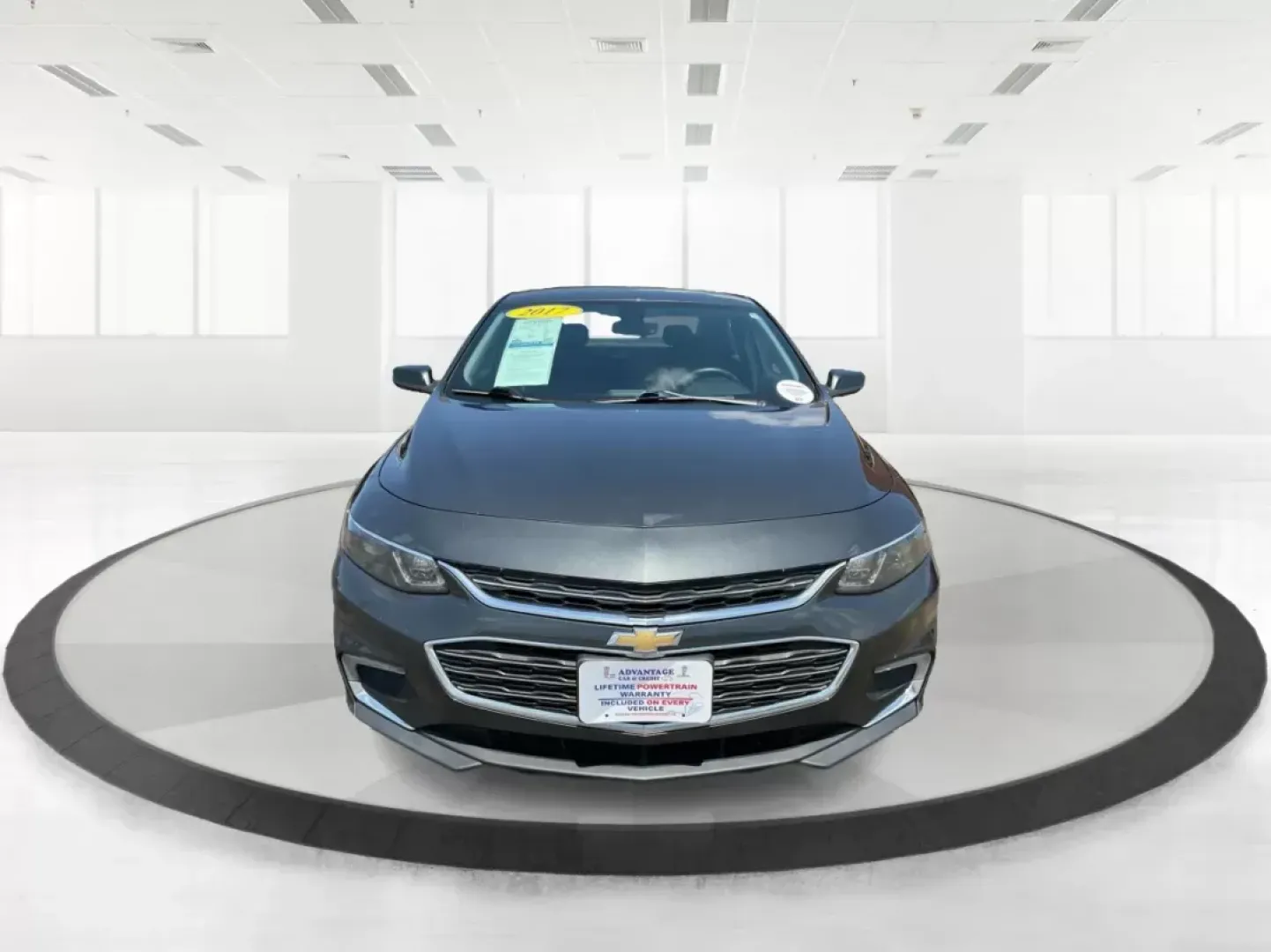 2017 Chevrolet Malibu 1LT (1G1ZE5ST3HF) with an 1.5L I-4 gasoline direct injection engine, located at 1230 East Main St, Xenia, OH, 45385, (937) 908-9800, 39.688042, -83.910538 - Photo#6