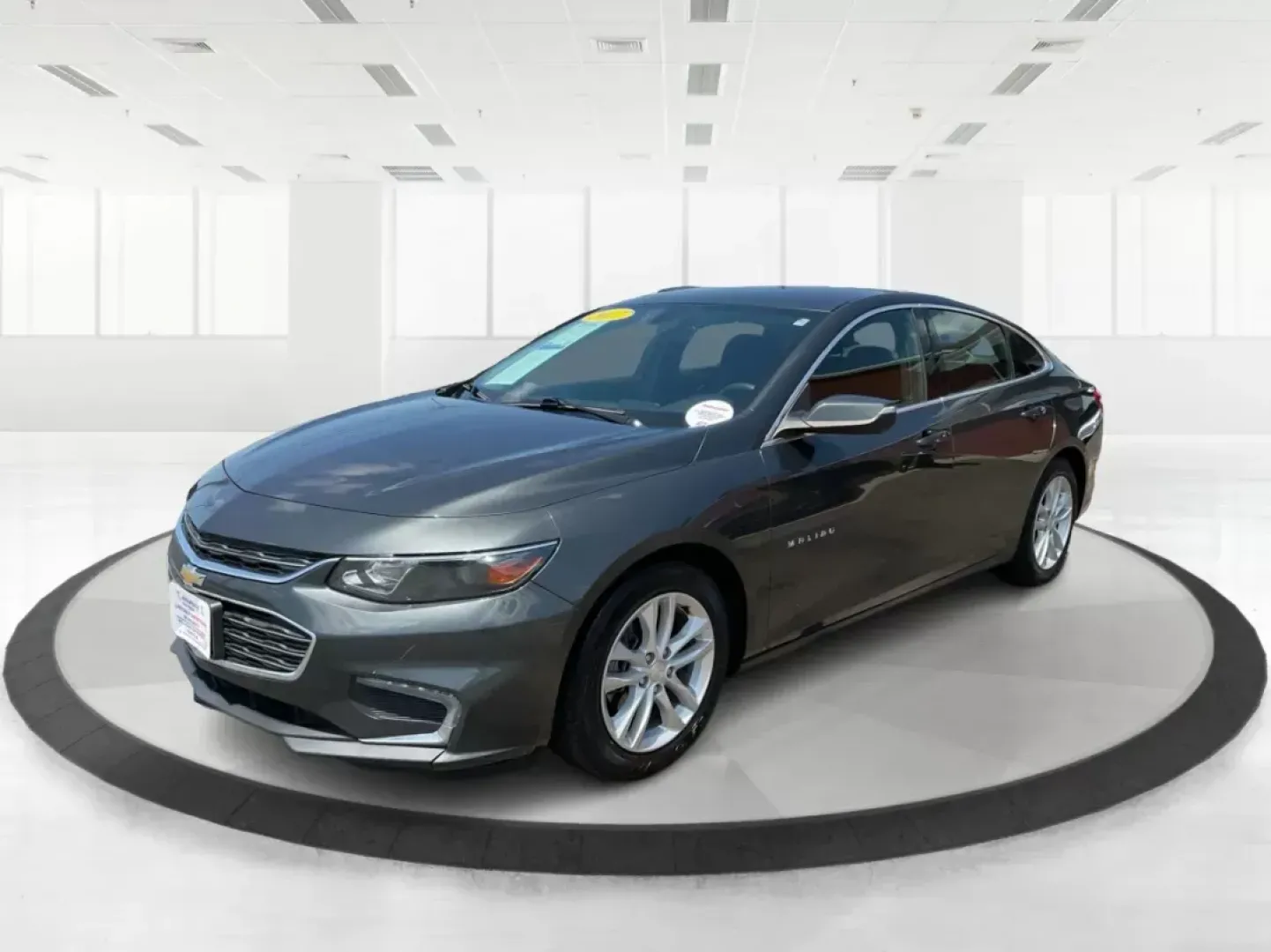 2017 Chevrolet Malibu 1LT (1G1ZE5ST3HF) with an 1.5L I-4 gasoline direct injection engine, located at 1230 East Main St, Xenia, OH, 45385, (937) 908-9800, 39.688042, -83.910538 - Photo#7