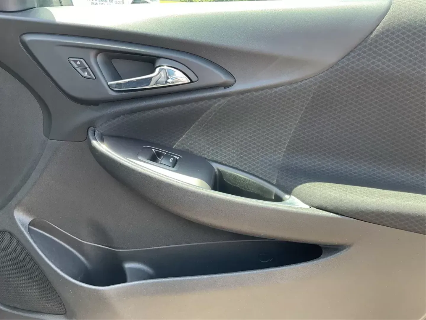 2017 Chevrolet Malibu 1LT (1G1ZE5ST3HF) with an 1.5L I-4 gasoline direct injection engine, located at 1230 East Main St, Xenia, OH, 45385, (937) 908-9800, 39.688042, -83.910538 - Photo#19