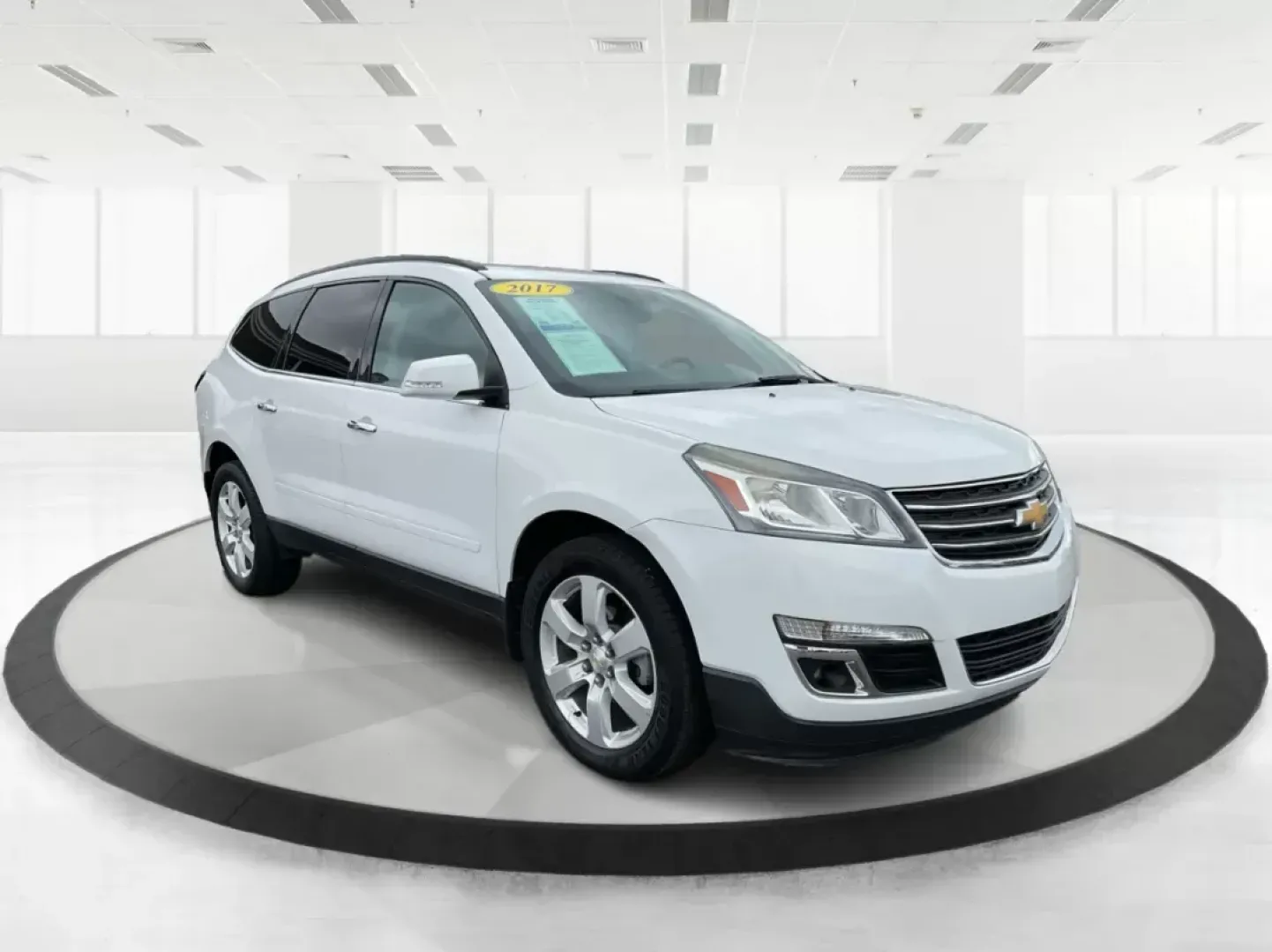 2017 Chevrolet Traverse 1LT (1GNKRGKD3HJ) with an 3.6L V-6 gasoline direct injection engine, located at 401 Woodman Dr, Riverside, OH, 45431, (937) 908-9800, 39.761024, -84.120956 - Photo#0