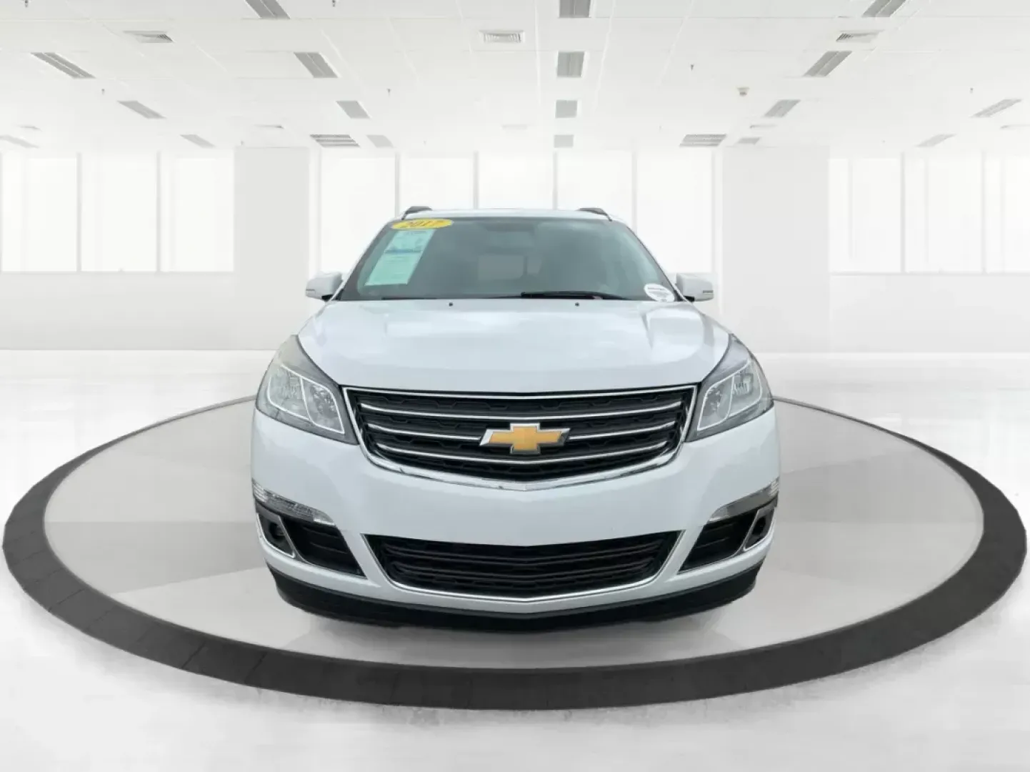 2017 Chevrolet Traverse 1LT (1GNKRGKD3HJ) with an 3.6L V-6 gasoline direct injection engine, located at 401 Woodman Dr, Riverside, OH, 45431, (937) 908-9800, 39.761024, -84.120956 - Photo#5