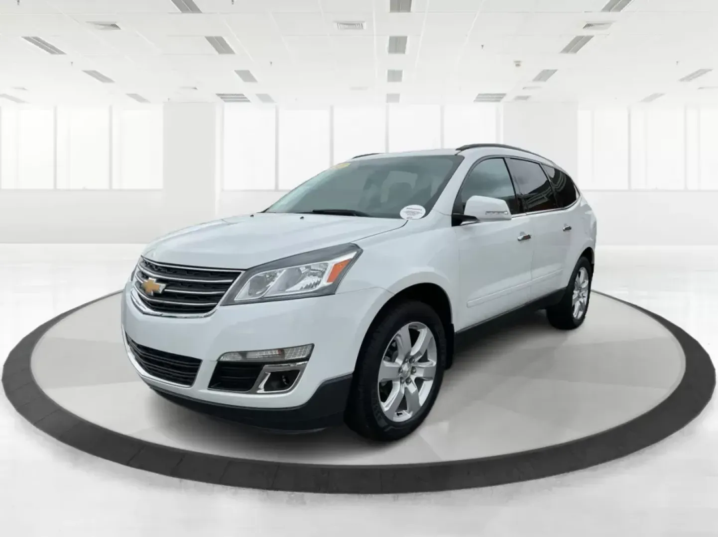 2017 Chevrolet Traverse 1LT (1GNKRGKD3HJ) with an 3.6L V-6 gasoline direct injection engine, located at 401 Woodman Dr, Riverside, OH, 45431, (937) 908-9800, 39.761024, -84.120956 - Photo#6