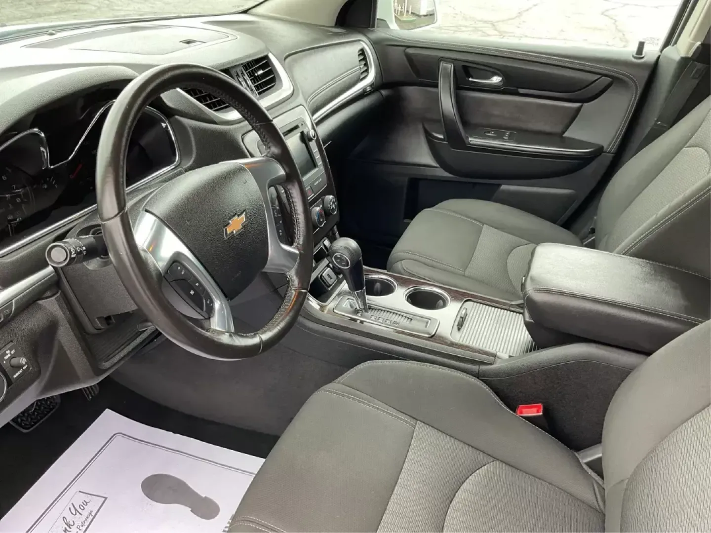 2017 Chevrolet Traverse 1LT (1GNKRGKD3HJ) with an 3.6L V-6 gasoline direct injection engine, located at 401 Woodman Dr, Riverside, OH, 45431, (937) 908-9800, 39.761024, -84.120956 - Photo#7