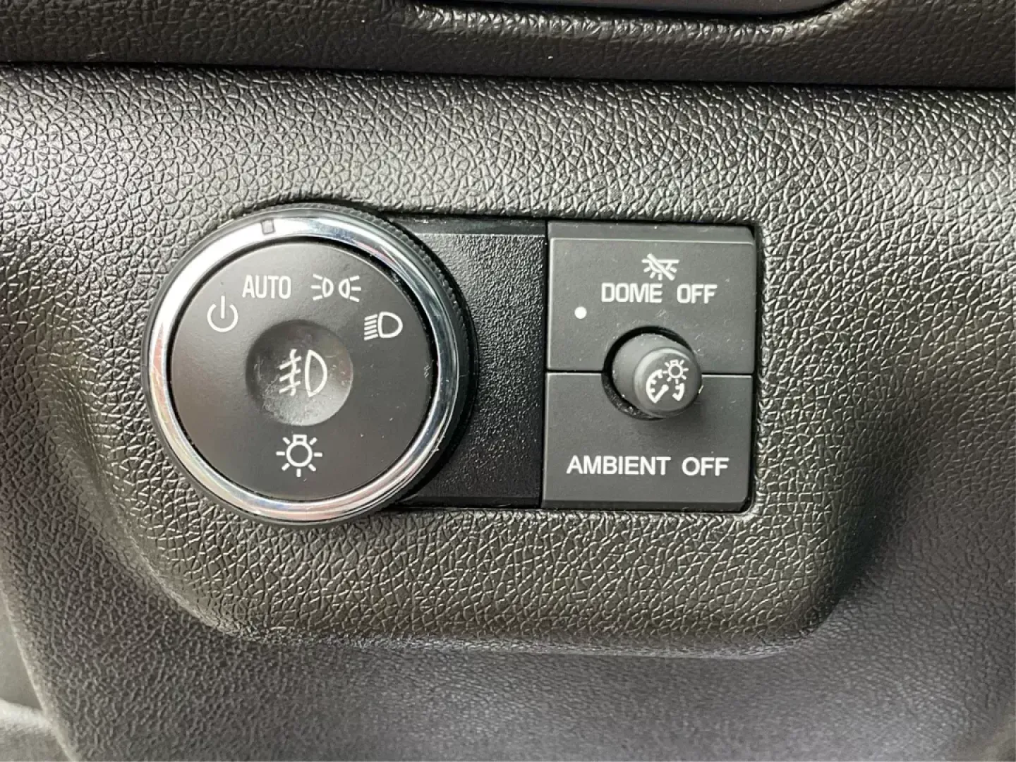 2017 Chevrolet Traverse 1LT (1GNKRGKD3HJ) with an 3.6L V-6 gasoline direct injection engine, located at 401 Woodman Dr, Riverside, OH, 45431, (937) 908-9800, 39.761024, -84.120956 - Photo#15