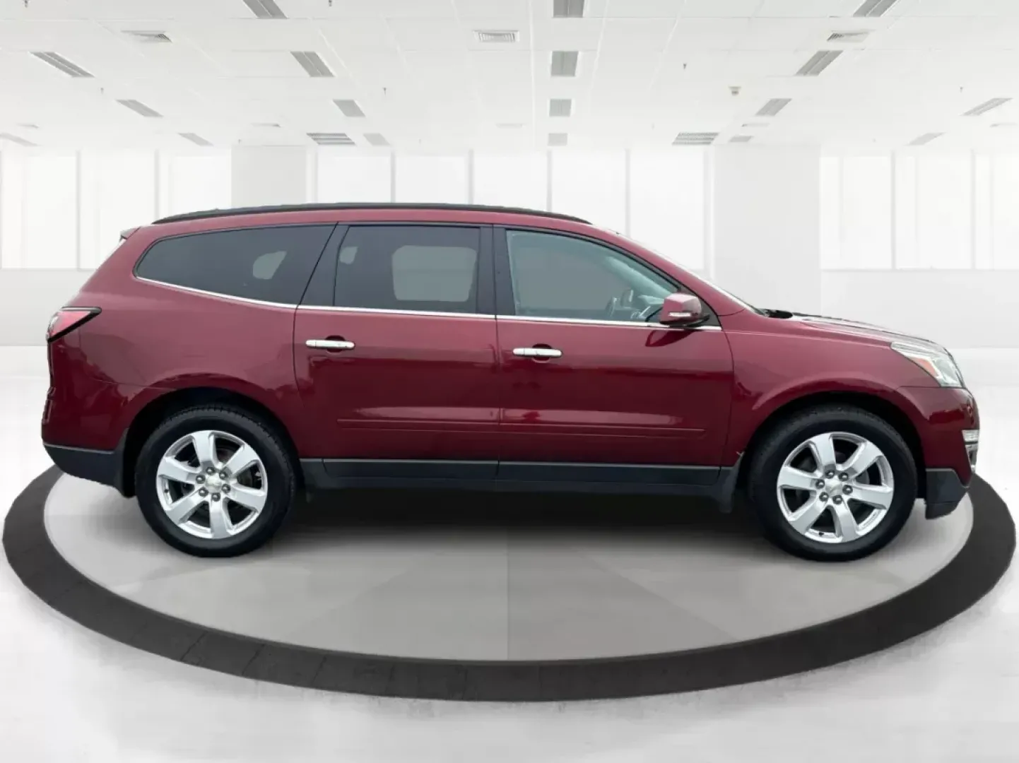 2017 Chevrolet Traverse 1LT (1GNKVGKD3HJ) with an 3.6L V-6 gasoline direct injection engine, located at 1099 N County Rd 25A , Troy, OH, 45373, (937) 908-9800, 40.057041, -84.215462 - Photo#1