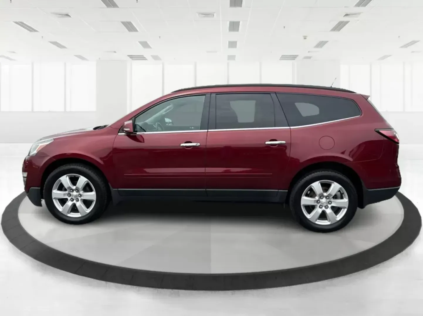 2017 Chevrolet Traverse 1LT (1GNKVGKD3HJ) with an 3.6L V-6 gasoline direct injection engine, located at 1099 N County Rd 25A , Troy, OH, 45373, (937) 908-9800, 40.057041, -84.215462 - Photo#5