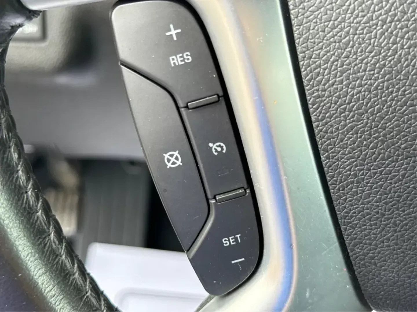 2017 Chevrolet Traverse 1LT (1GNKVGKD3HJ) with an 3.6L V-6 gasoline direct injection engine, located at 1099 N County Rd 25A , Troy, OH, 45373, (937) 908-9800, 40.057041, -84.215462 - Photo#15