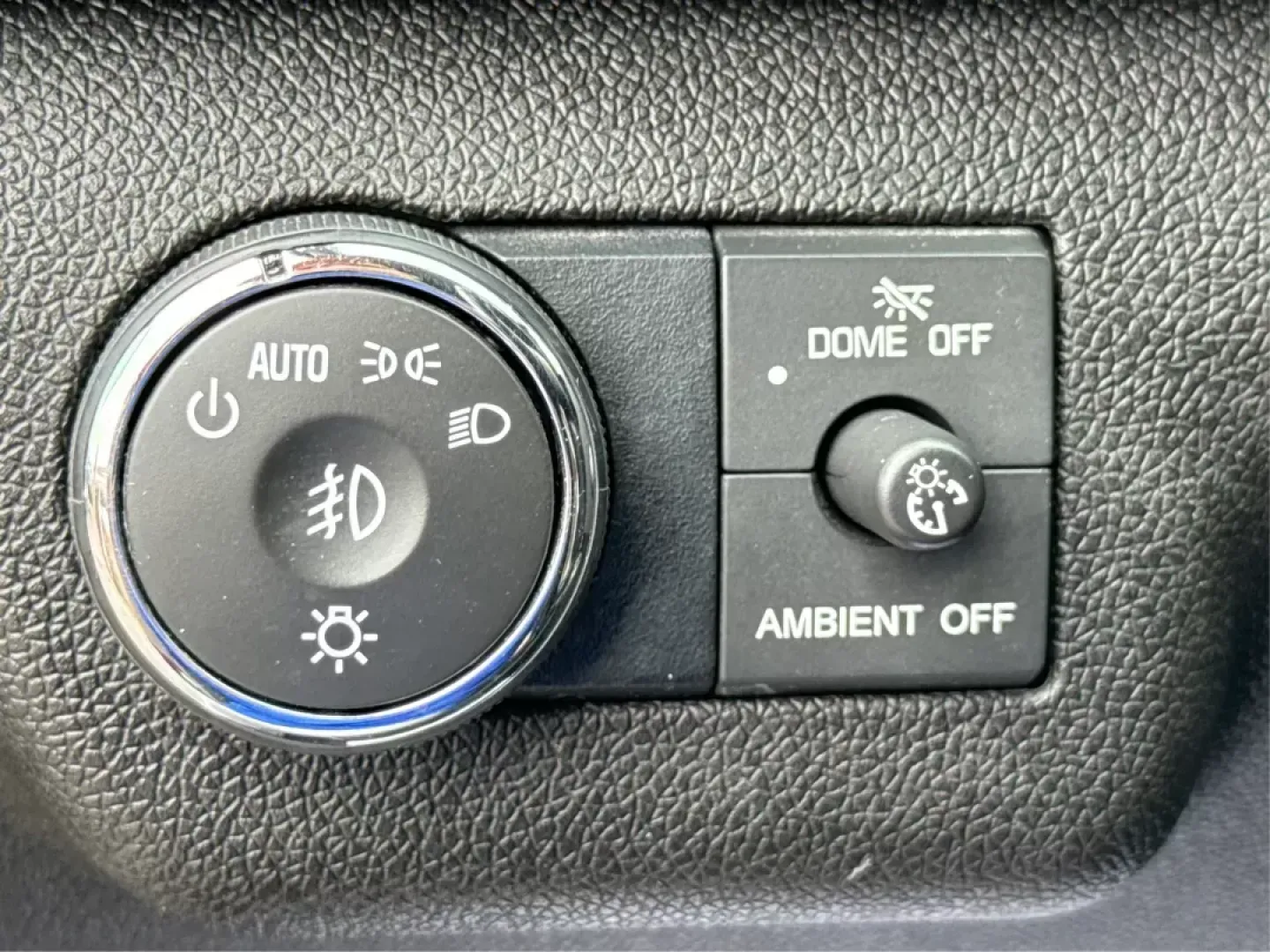2017 Chevrolet Traverse 1LT (1GNKVGKD3HJ) with an 3.6L V-6 gasoline direct injection engine, located at 1099 N County Rd 25A , Troy, OH, 45373, (937) 908-9800, 40.057041, -84.215462 - Photo#16