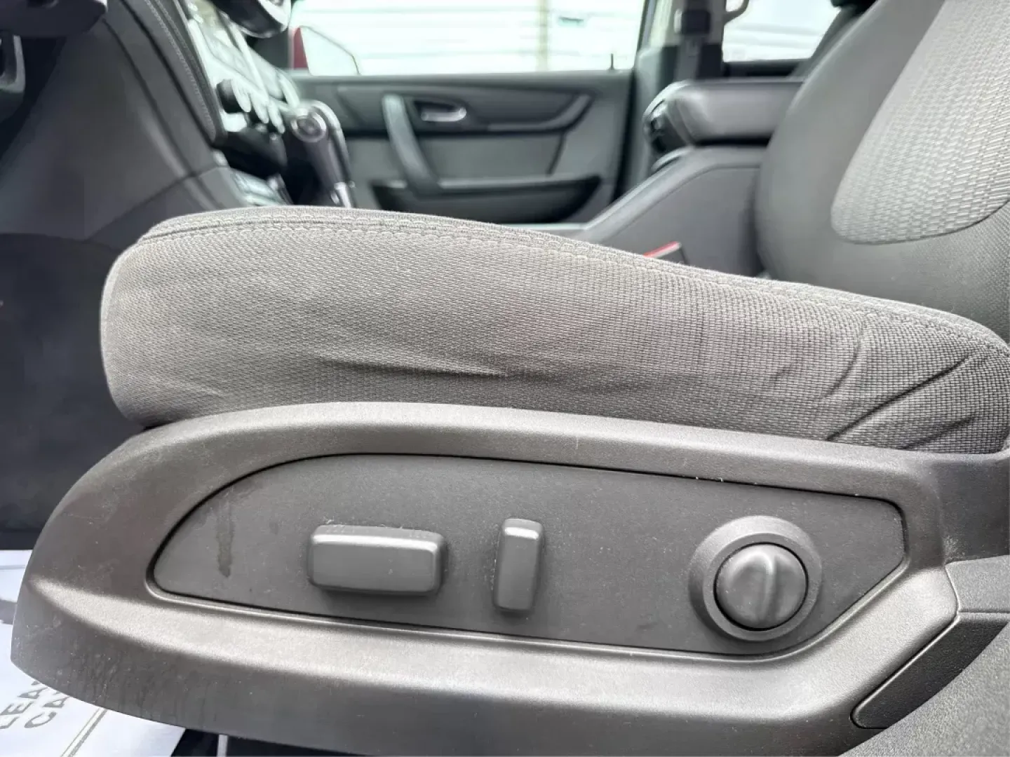 2017 Chevrolet Traverse 1LT (1GNKVGKD3HJ) with an 3.6L V-6 gasoline direct injection engine, located at 1099 N County Rd 25A , Troy, OH, 45373, (937) 908-9800, 40.057041, -84.215462 - Photo#17