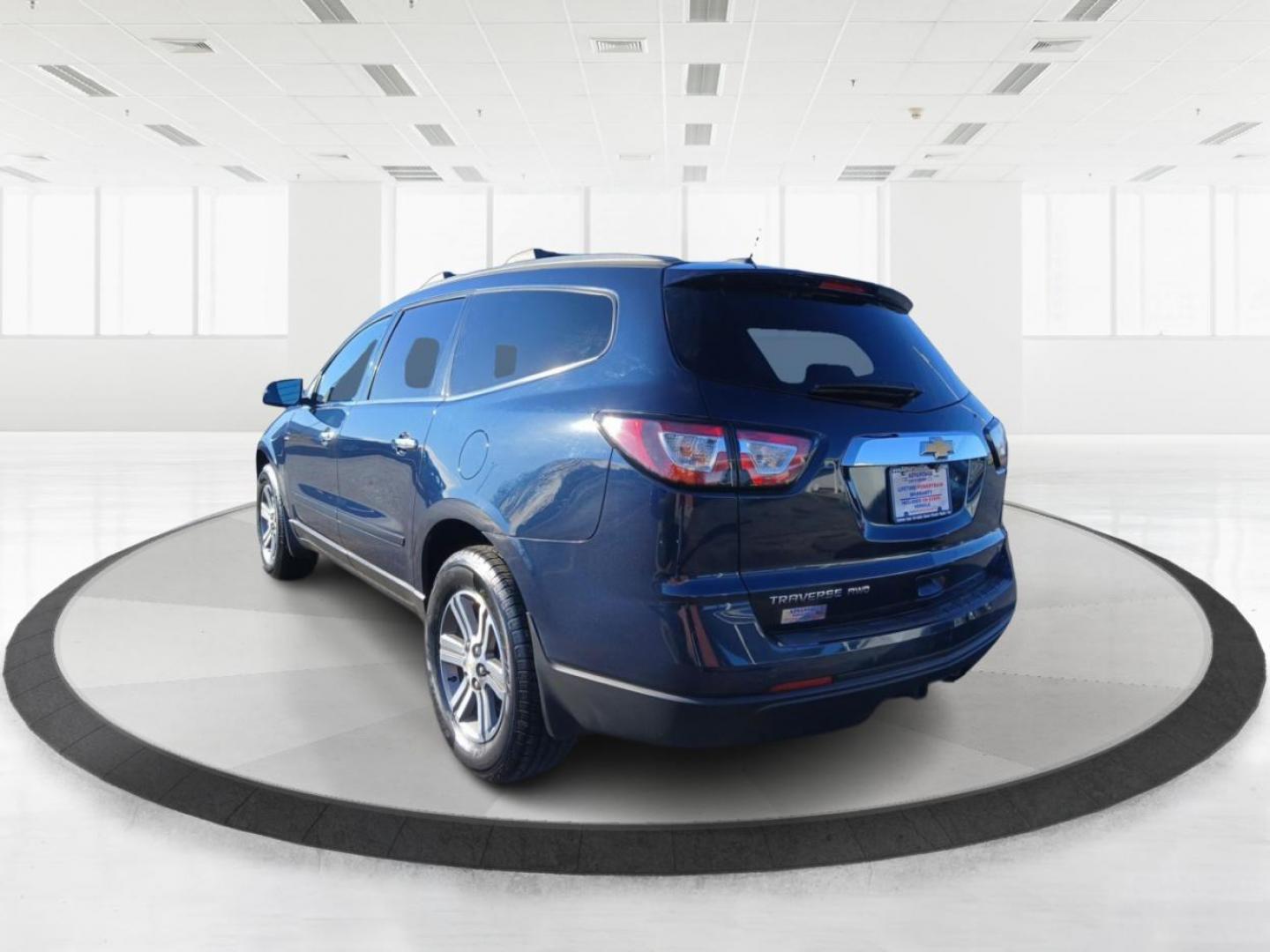 2017 Chevrolet Traverse 1LT AWD (1GNKVGKD7HJ) with an 3.6L V6 DOHC 24V engine, 6-Speed Automatic transmission, located at 1184 Kauffman Ave, Fairborn, OH, 45324, (937) 908-9800, 39.807072, -84.031563 - Photo#4