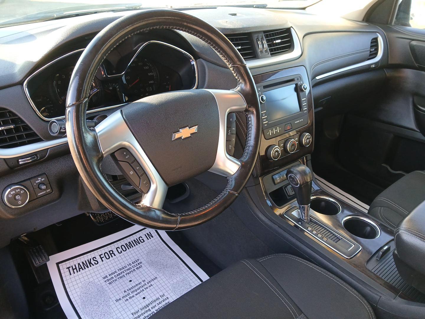 2017 Chevrolet Traverse 1LT AWD (1GNKVGKD7HJ) with an 3.6L V6 DOHC 24V engine, 6-Speed Automatic transmission, located at 1184 Kauffman Ave, Fairborn, OH, 45324, (937) 908-9800, 39.807072, -84.031563 - Photo#8