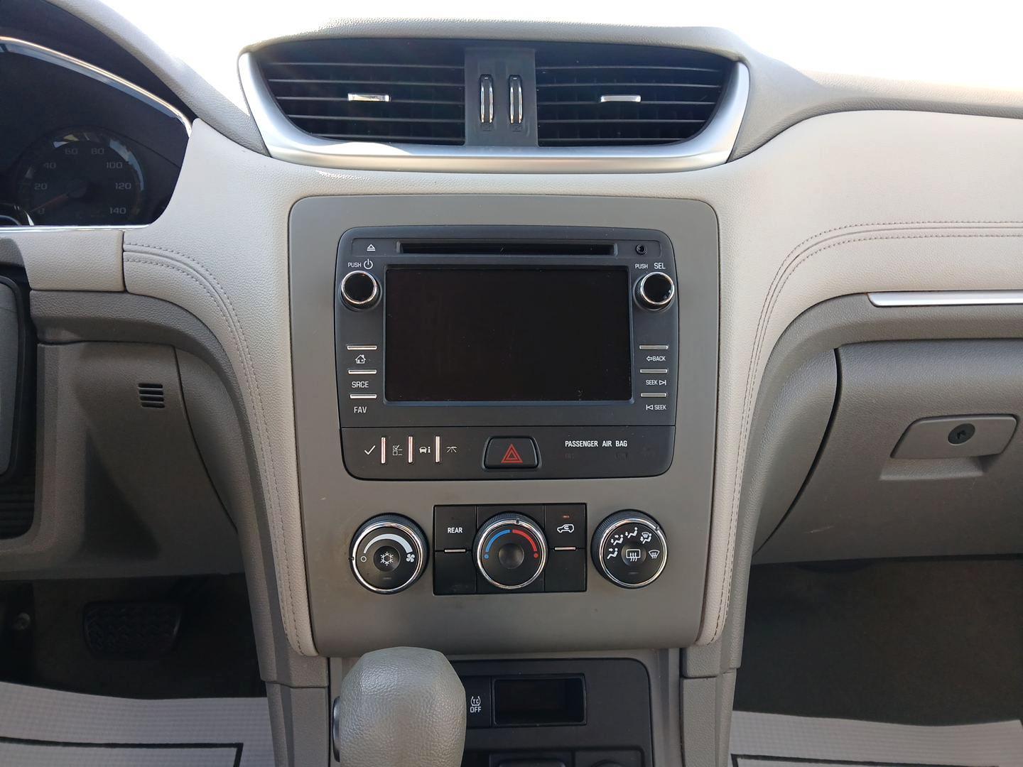 2017 Chevrolet Traverse LS AWD w/PDC (1GNKVFED0HJ) with an 3.6L V6 DOHC 24V engine, 6-Speed Automatic transmission, located at 880 E. National Road, OH, 45377, (937) 908-9800, 39.891918, -84.183975 - Photo#12