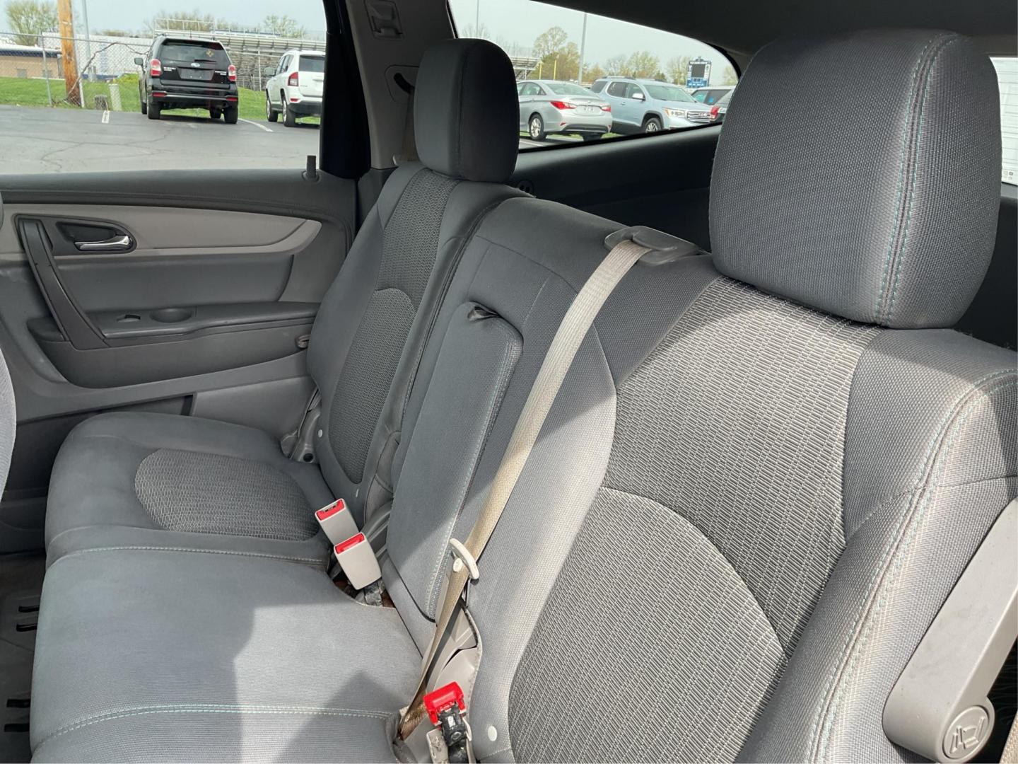 2017 Chevrolet Traverse LS (1GNKRFED9HJ) with an 3.6L V-6 gasoline direct injection engine, located at 880 E. National Road, OH, 45377, (937) 908-9800, 39.891918, -84.183975 - Photo#9
