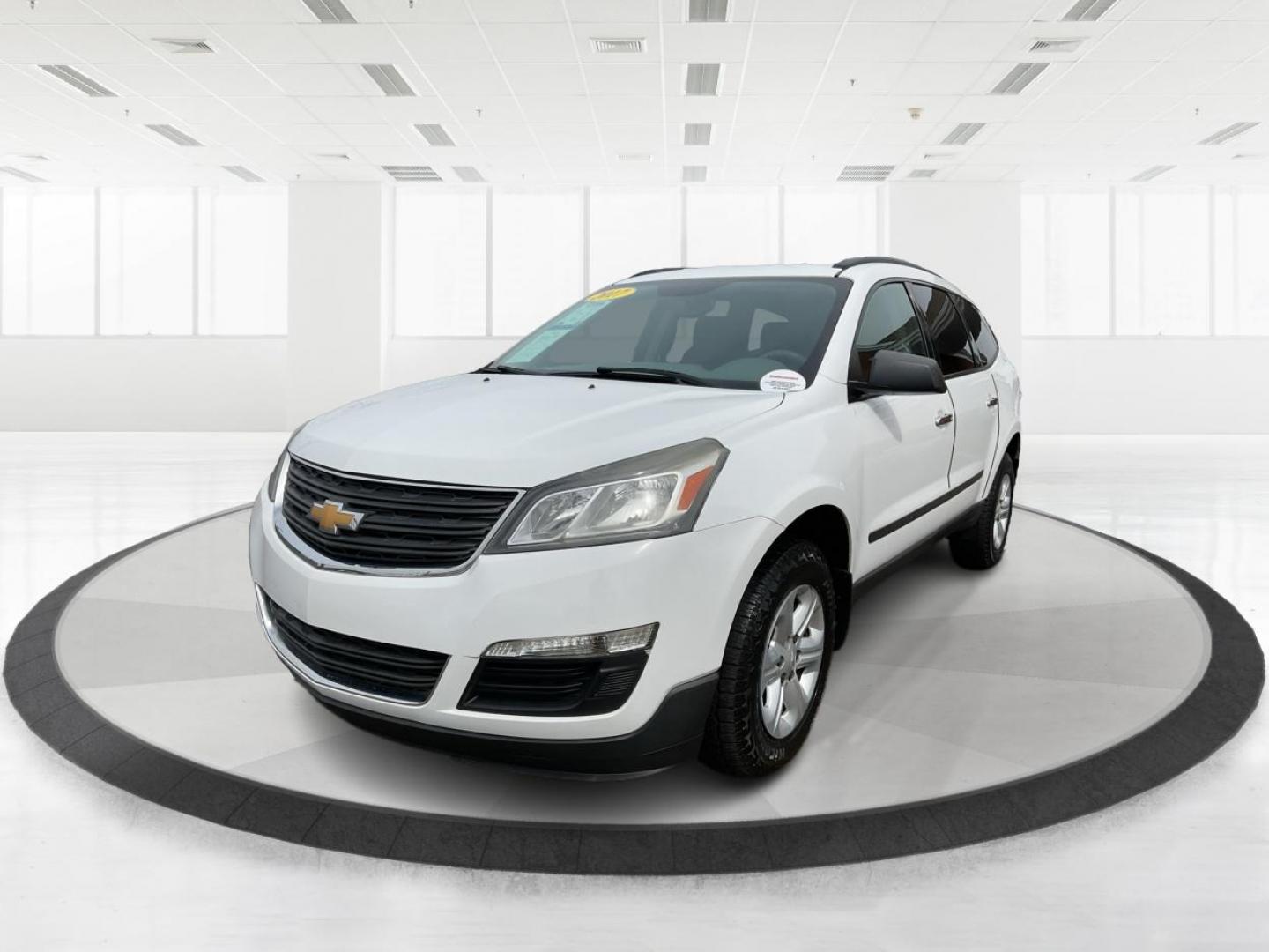 2017 Chevrolet Traverse LS (1GNKRFED9HJ) with an 3.6L V-6 gasoline direct injection engine, located at 880 E. National Road, OH, 45377, (937) 908-9800, 39.891918, -84.183975 - Photo#7