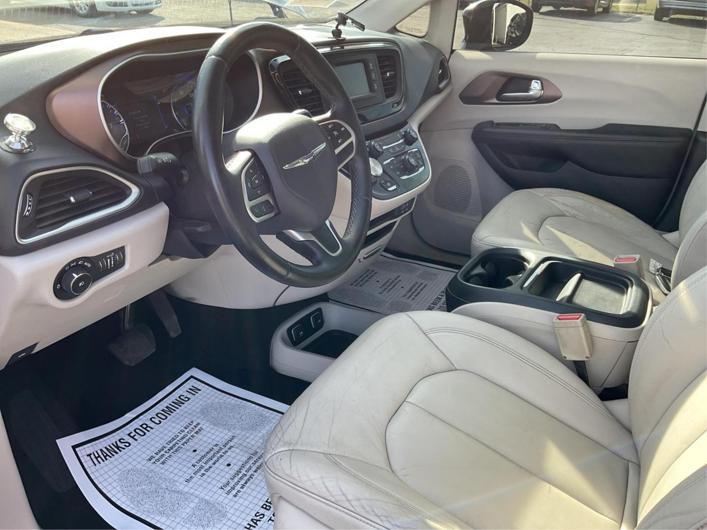 2017 Chrysler Pacifica Touring-L (2C4RC1BG7HR) with an 3.6L V-6 DOHC engine, located at 1951 S Dayton Lakeview Rd., New Carlisle, OH, 45344, (937) 908-9800, 39.890999, -84.050255 - Photo#8