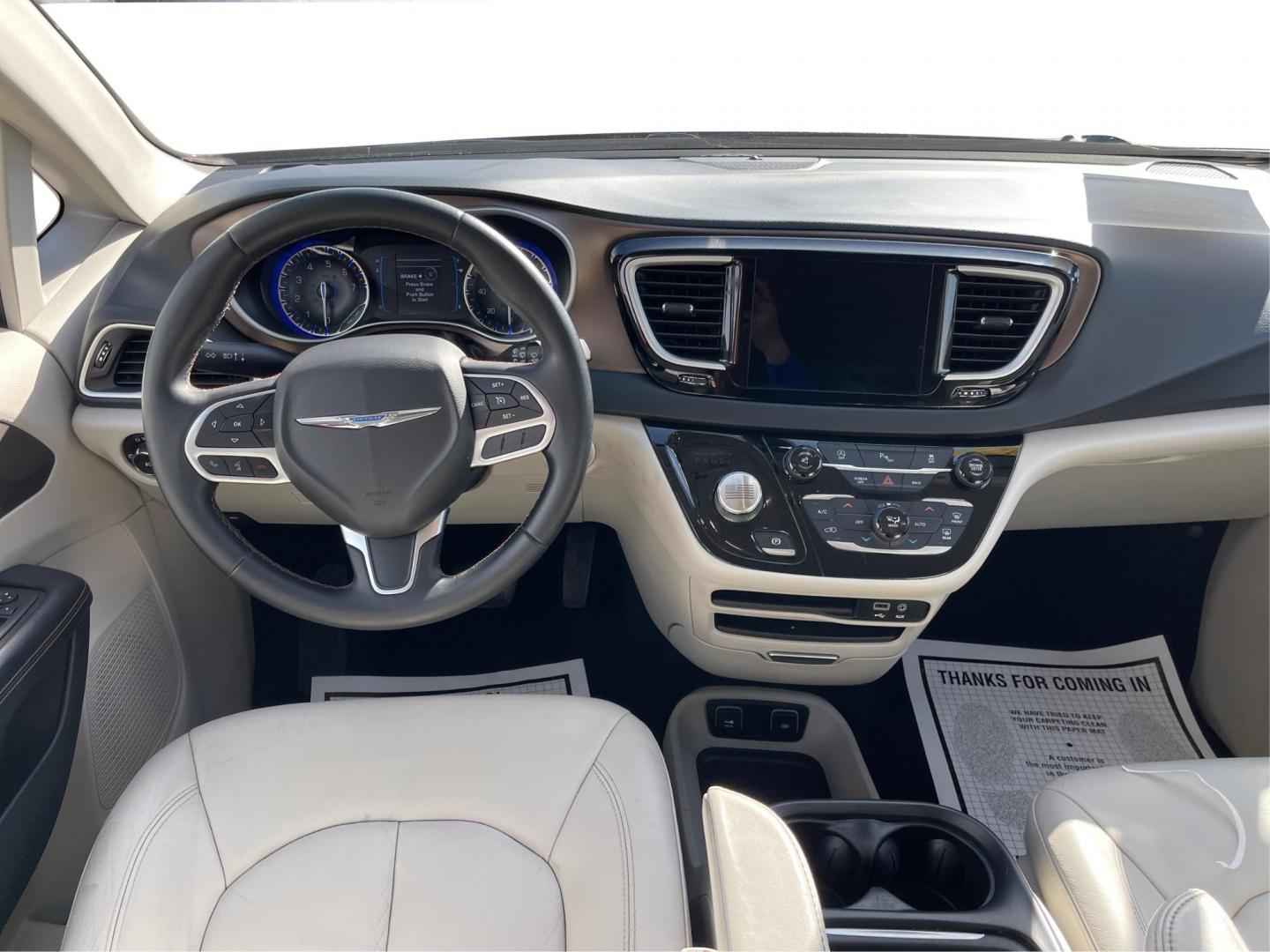 2017 Chrysler Pacifica Touring-L (2C4RC1BG2HR) with an 3.6L V-6 DOHC engine, located at 880 E. National Road, OH, 45377, (937) 908-9800, 39.891918, -84.183975 - Photo#20