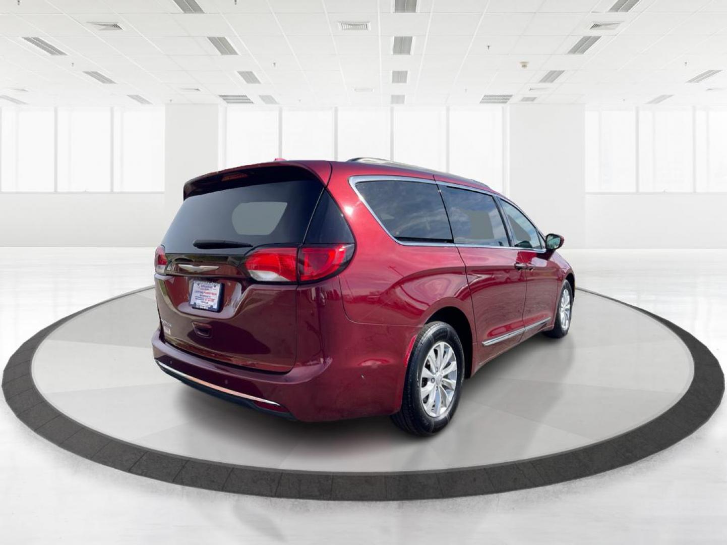 2017 Chrysler Pacifica Touring-L (2C4RC1BG2HR) with an 3.6L V-6 DOHC engine, located at 880 E. National Road, OH, 45377, (937) 908-9800, 39.891918, -84.183975 - Photo#2