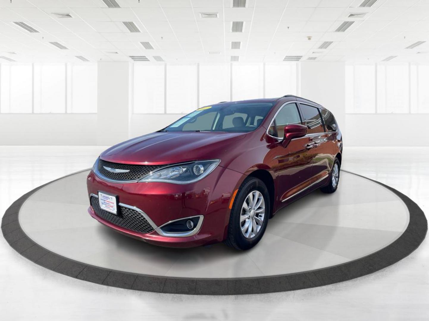 2017 Chrysler Pacifica Touring-L (2C4RC1BG2HR) with an 3.6L V-6 DOHC engine, located at 880 E. National Road, OH, 45377, (937) 908-9800, 39.891918, -84.183975 - Photo#7