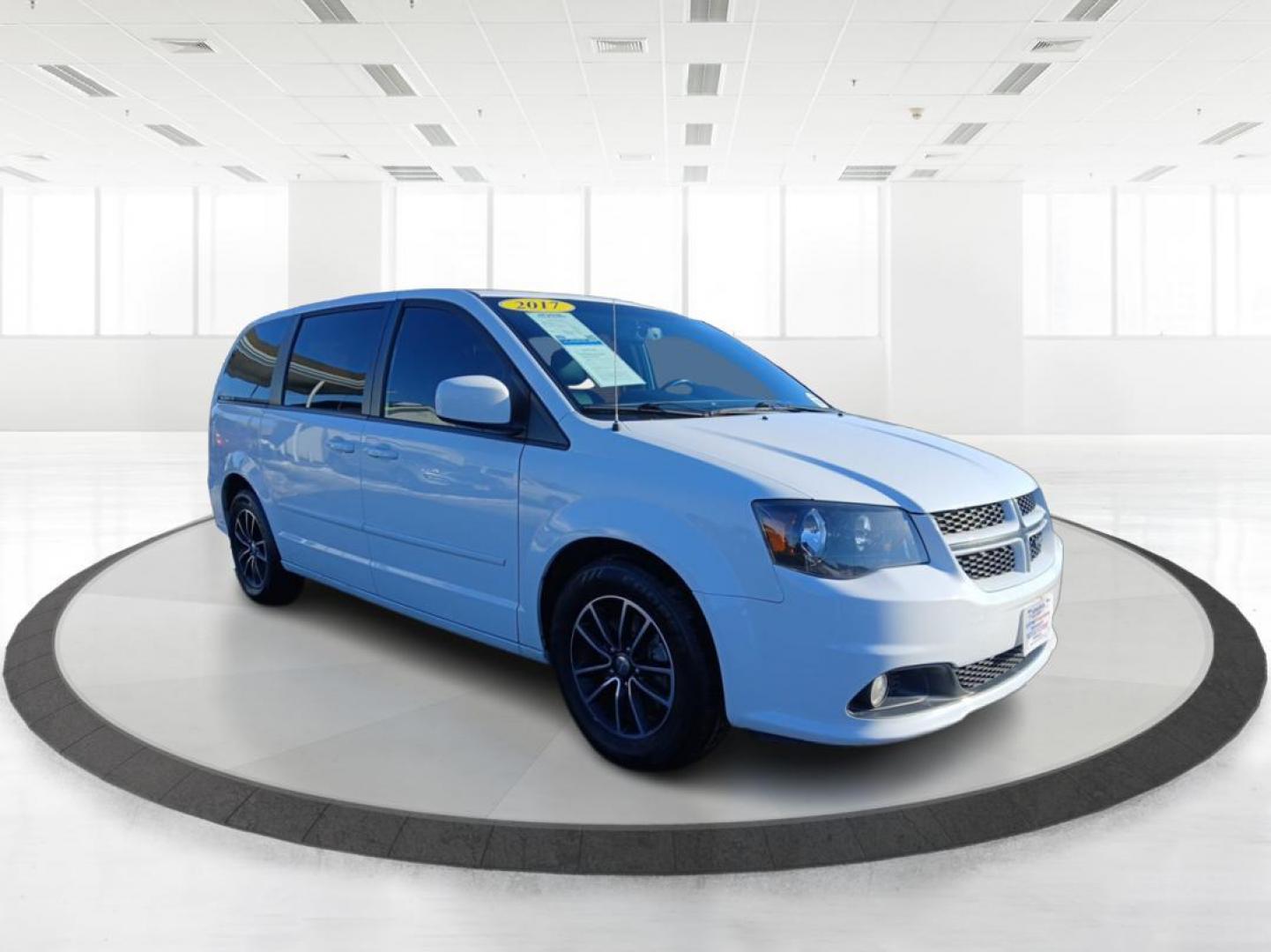 2017 Dodge Grand Caravan GT (2C4RDGEG2HR) with an 3.6L V6 DOHC 24V engine, 6-Speed Automatic transmission, located at 1184 Kauffman Ave, Fairborn, OH, 45324, (937) 908-9800, 39.807072, -84.031563 - Photo#0
