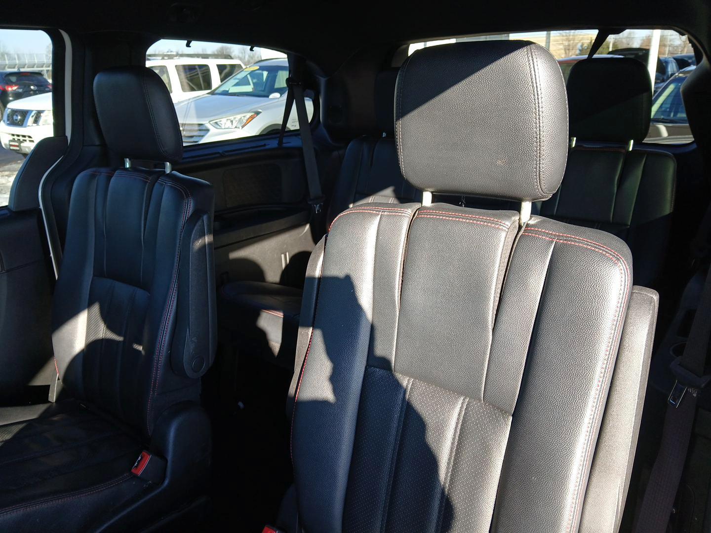 2017 Dodge Grand Caravan GT (2C4RDGEG2HR) with an 3.6L V6 DOHC 24V engine, 6-Speed Automatic transmission, located at 1184 Kauffman Ave, Fairborn, OH, 45324, (937) 908-9800, 39.807072, -84.031563 - Photo#9
