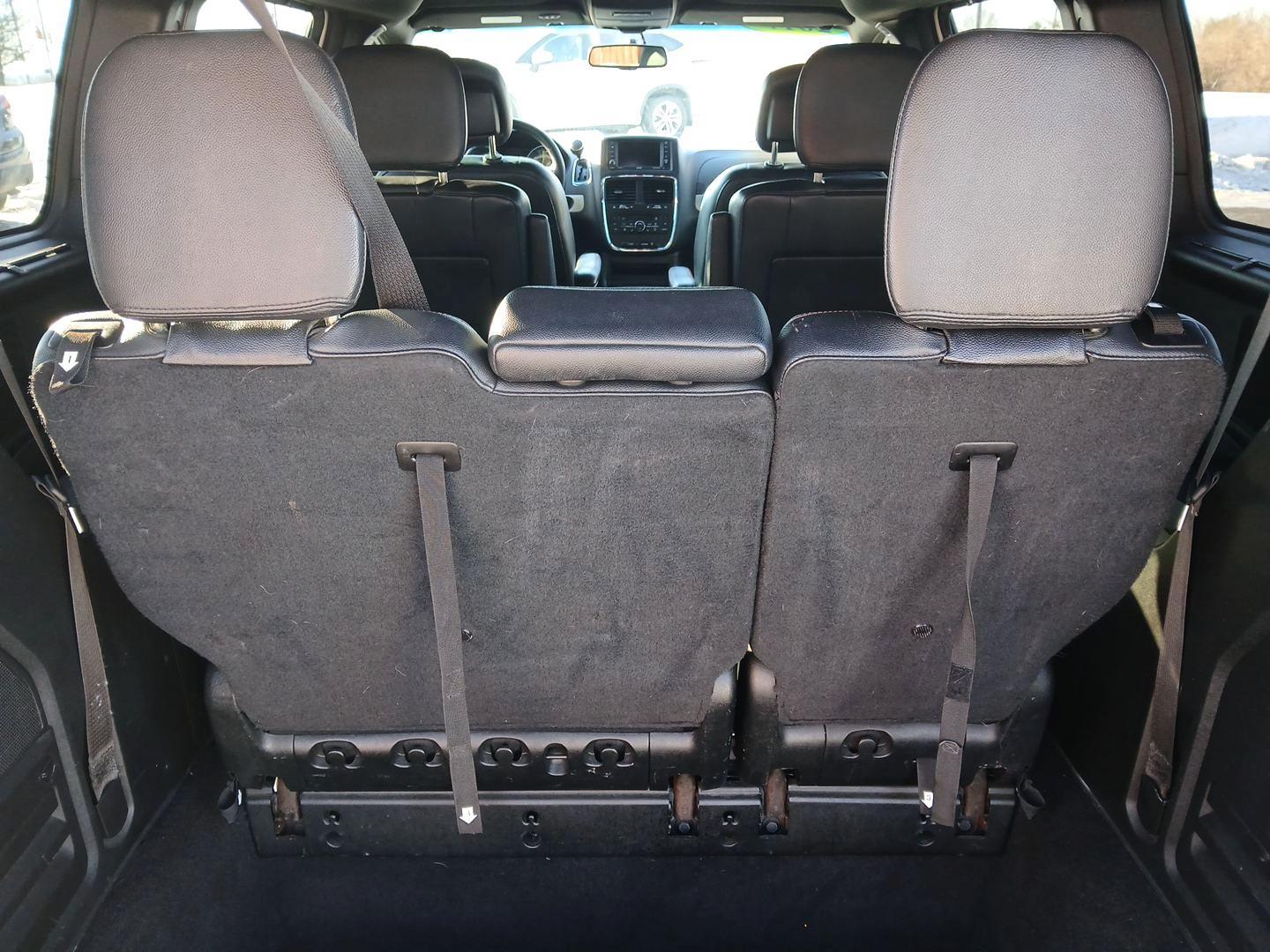 2017 Dodge Grand Caravan GT (2C4RDGEG2HR) with an 3.6L V6 DOHC 24V engine, 6-Speed Automatic transmission, located at 1184 Kauffman Ave, Fairborn, OH, 45324, (937) 908-9800, 39.807072, -84.031563 - Photo#11