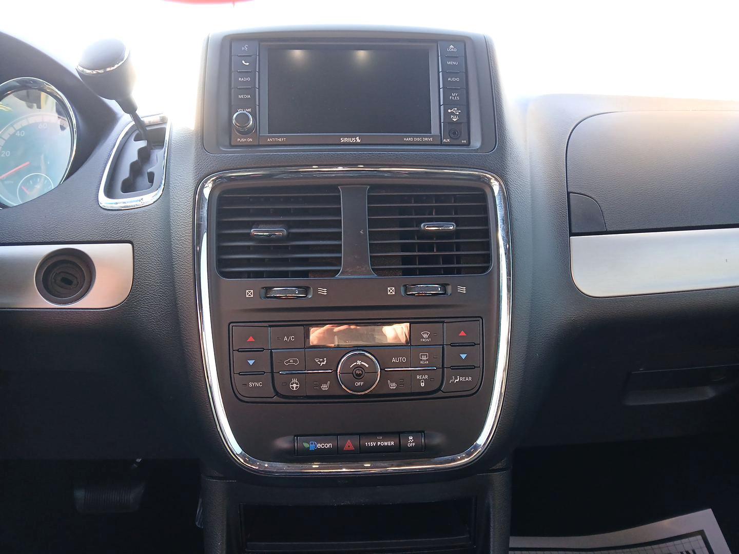 2017 Dodge Grand Caravan GT (2C4RDGEG2HR) with an 3.6L V6 DOHC 24V engine, 6-Speed Automatic transmission, located at 1184 Kauffman Ave, Fairborn, OH, 45324, (937) 908-9800, 39.807072, -84.031563 - Photo#12