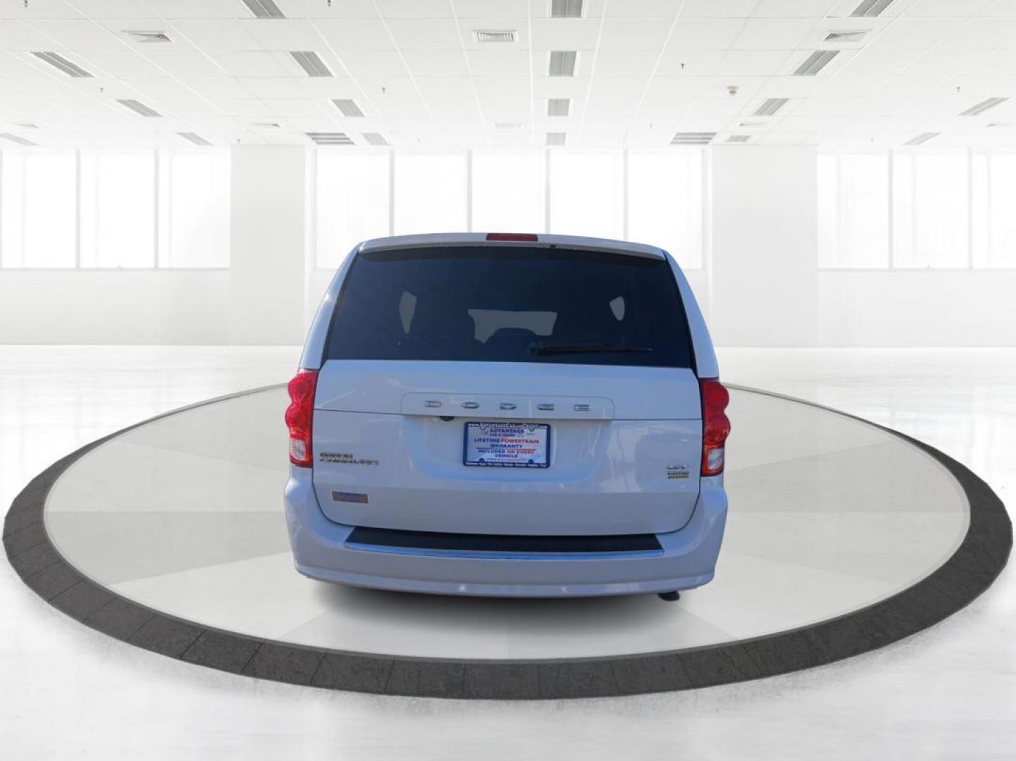 2017 Dodge Grand Caravan GT (2C4RDGEG2HR) with an 3.6L V6 DOHC 24V engine, 6-Speed Automatic transmission, located at 1184 Kauffman Ave, Fairborn, OH, 45324, (937) 908-9800, 39.807072, -84.031563 - Photo#3