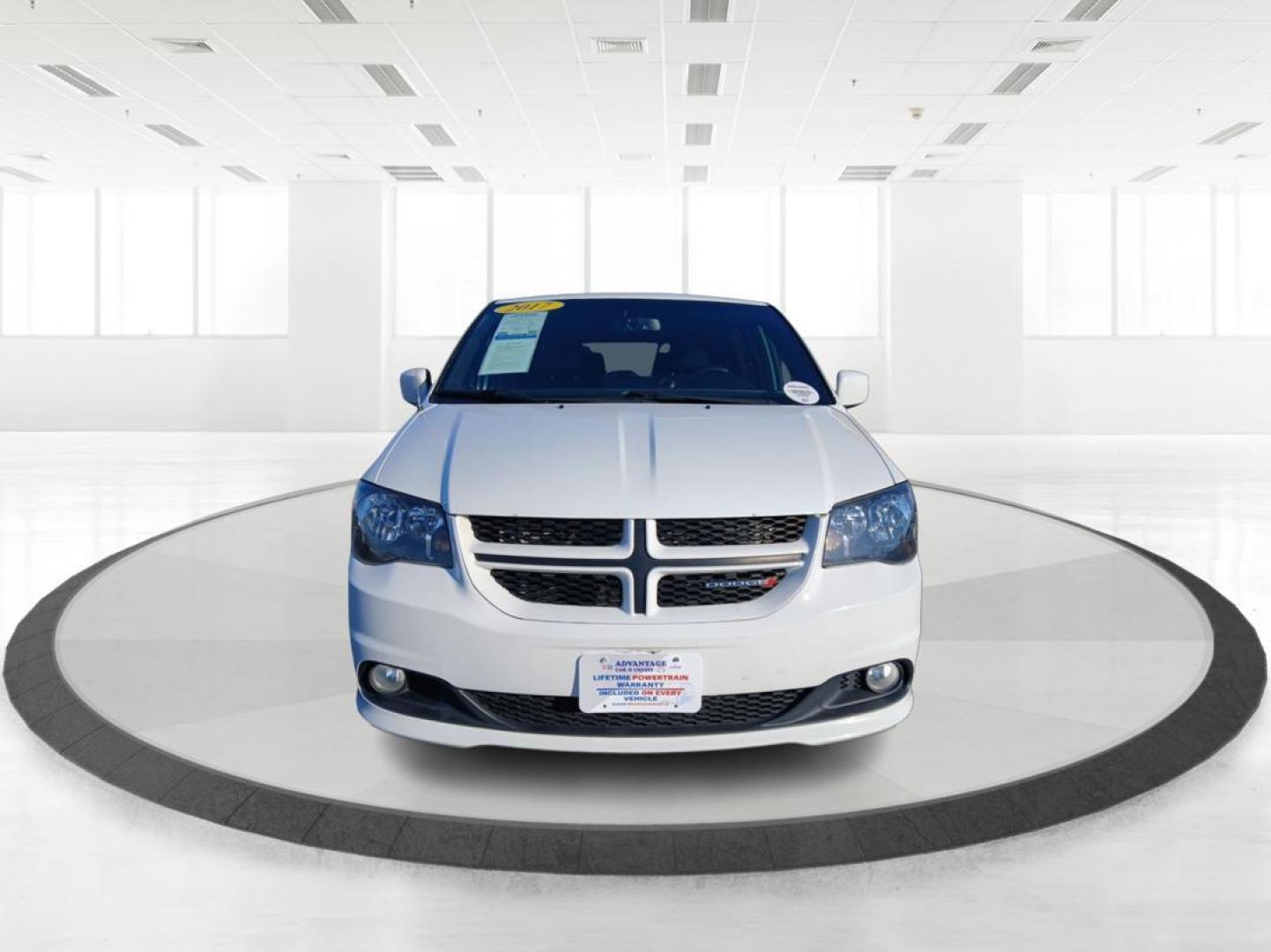 2017 Dodge Grand Caravan GT (2C4RDGEG2HR) with an 3.6L V6 DOHC 24V engine, 6-Speed Automatic transmission, located at 1184 Kauffman Ave, Fairborn, OH, 45324, (937) 908-9800, 39.807072, -84.031563 - Photo#6