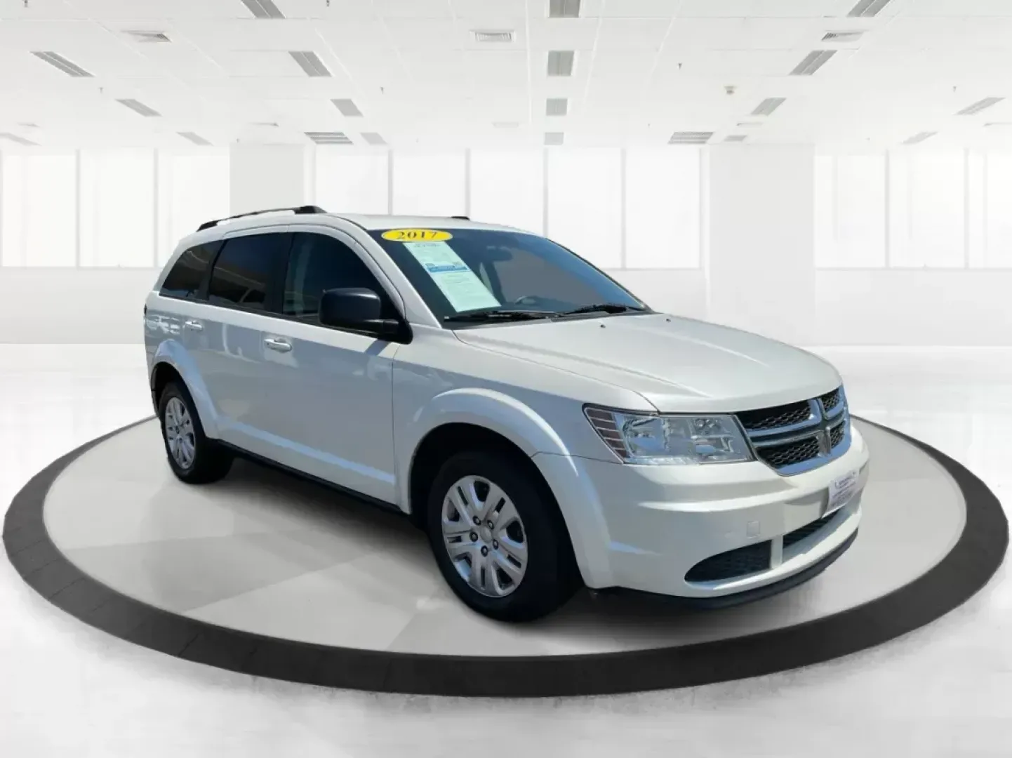 2017 Dodge Journey SE (3C4PDCAB2HT) with an 2.4L L4 DOHC 16V engine, 4-Speed Automatic transmission, located at 1230 East Main St, Xenia, OH, 45385, (937) 908-9800, 39.688042, -83.910538 - Photo#0