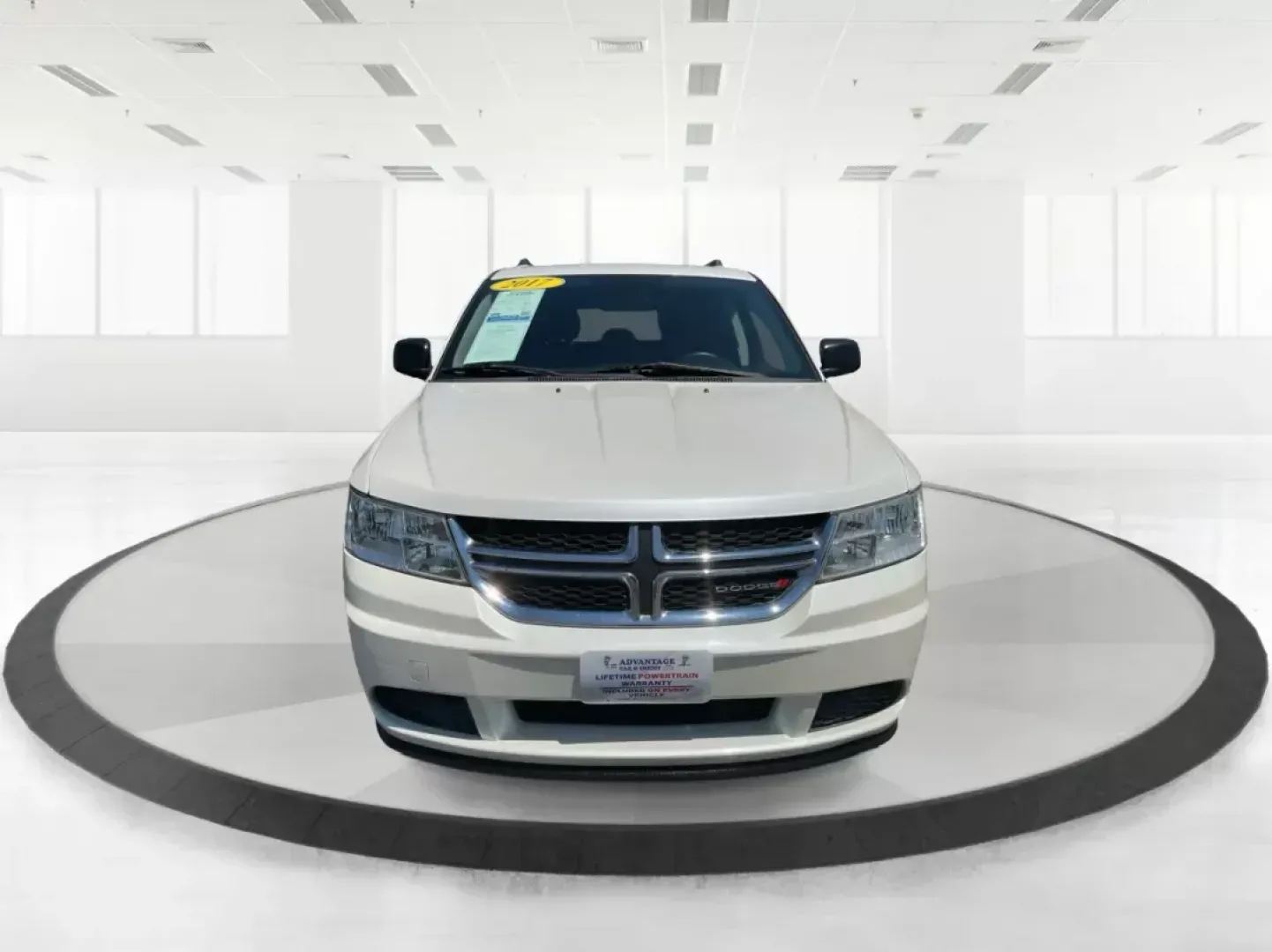 2017 Dodge Journey SE (3C4PDCAB2HT) with an 2.4L L4 DOHC 16V engine, 4-Speed Automatic transmission, located at 1230 East Main St, Xenia, OH, 45385, (937) 908-9800, 39.688042, -83.910538 - Photo#5