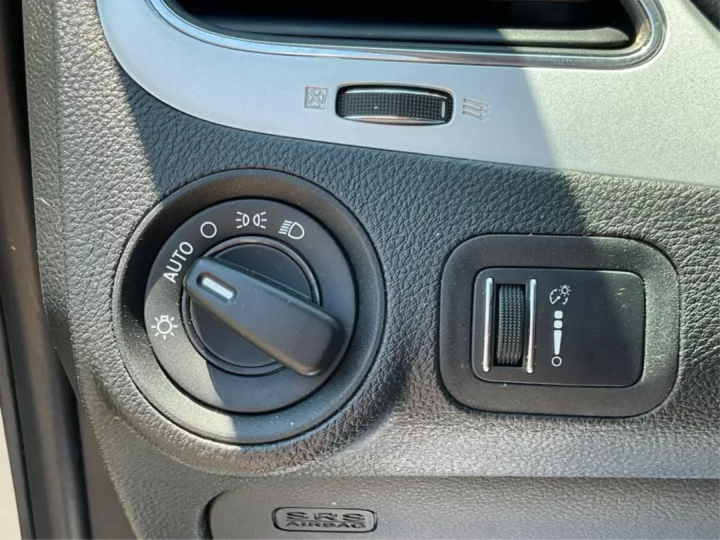 2017 Dodge Journey SE (3C4PDCAB2HT) with an 2.4L L4 DOHC 16V engine, 4-Speed Automatic transmission, located at 1230 East Main St, Xenia, OH, 45385, (937) 908-9800, 39.688042, -83.910538 - Photo#14