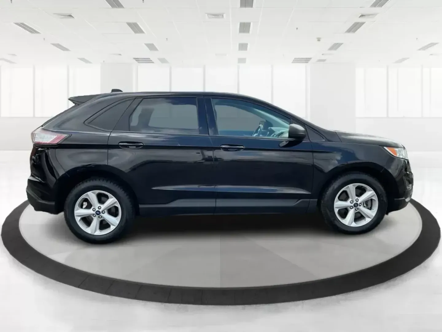 2017 Ford Edge SE (2FMPK4G90HB) with an EcoBoost 2L I-4 gasoline direct injection engine, located at 1230 East Main St, Xenia, OH, 45385, (937) 908-9800, 39.688042, -83.910538 - Photo#1