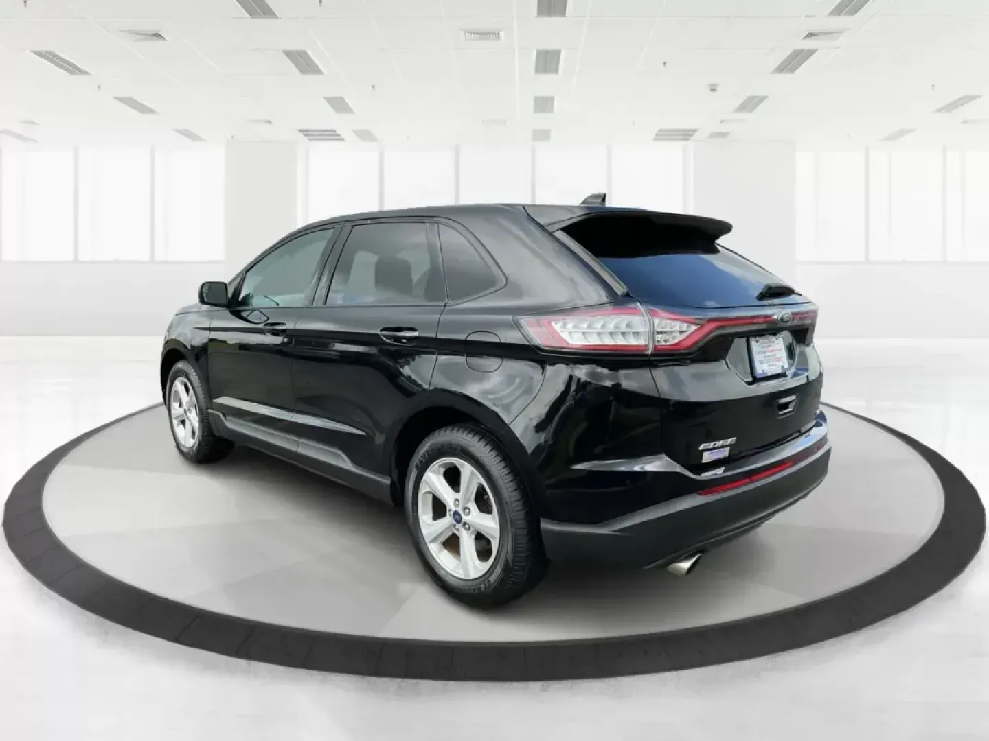 2017 Ford Edge SE (2FMPK4G90HB) with an EcoBoost 2L I-4 gasoline direct injection engine, located at 1230 East Main St, Xenia, OH, 45385, (937) 908-9800, 39.688042, -83.910538 - Photo#4