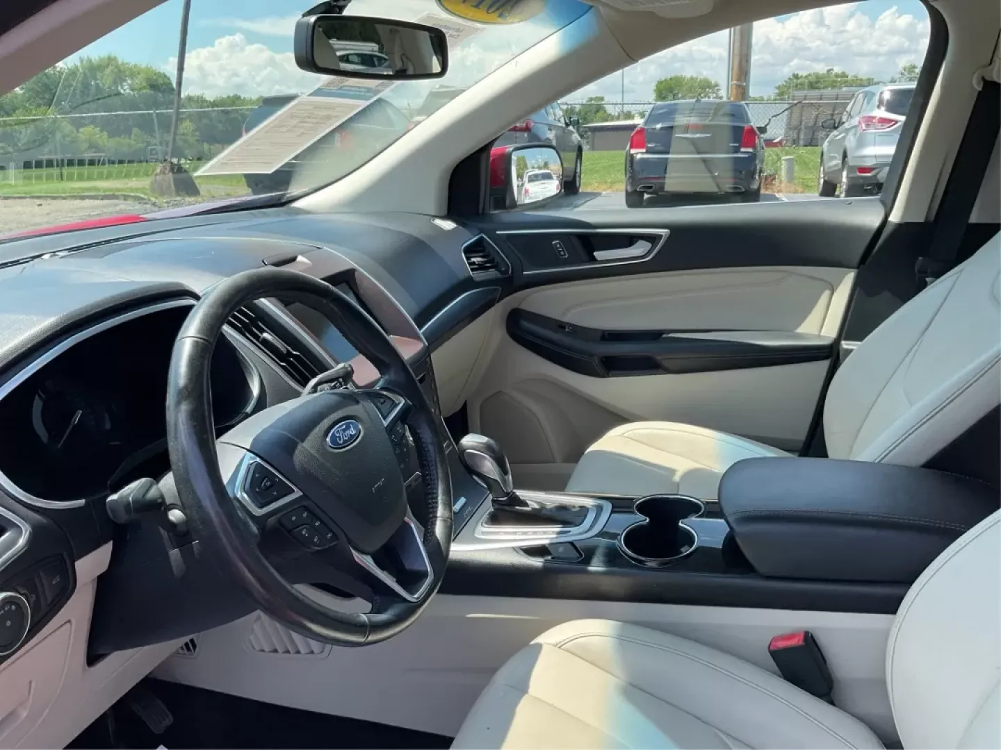 2017 Ford Edge Titanium (2FMPK4K95HB) with an Other engine, located at 1230 East Main St, Xenia, OH, 45385, (937) 908-9800, 39.688042, -83.910538 - **Discover Your Next Adventure with the 2017 Ford Edge Titanium at Advantage Car and Credit in New Carlisle, OH!**<br /> <br /> Are you ready to elevate your driving experience? The 2017 Ford Edge Titanium is the perfect companion for those weekend getaways, daily commutes, or family outings. This s - Photo#9