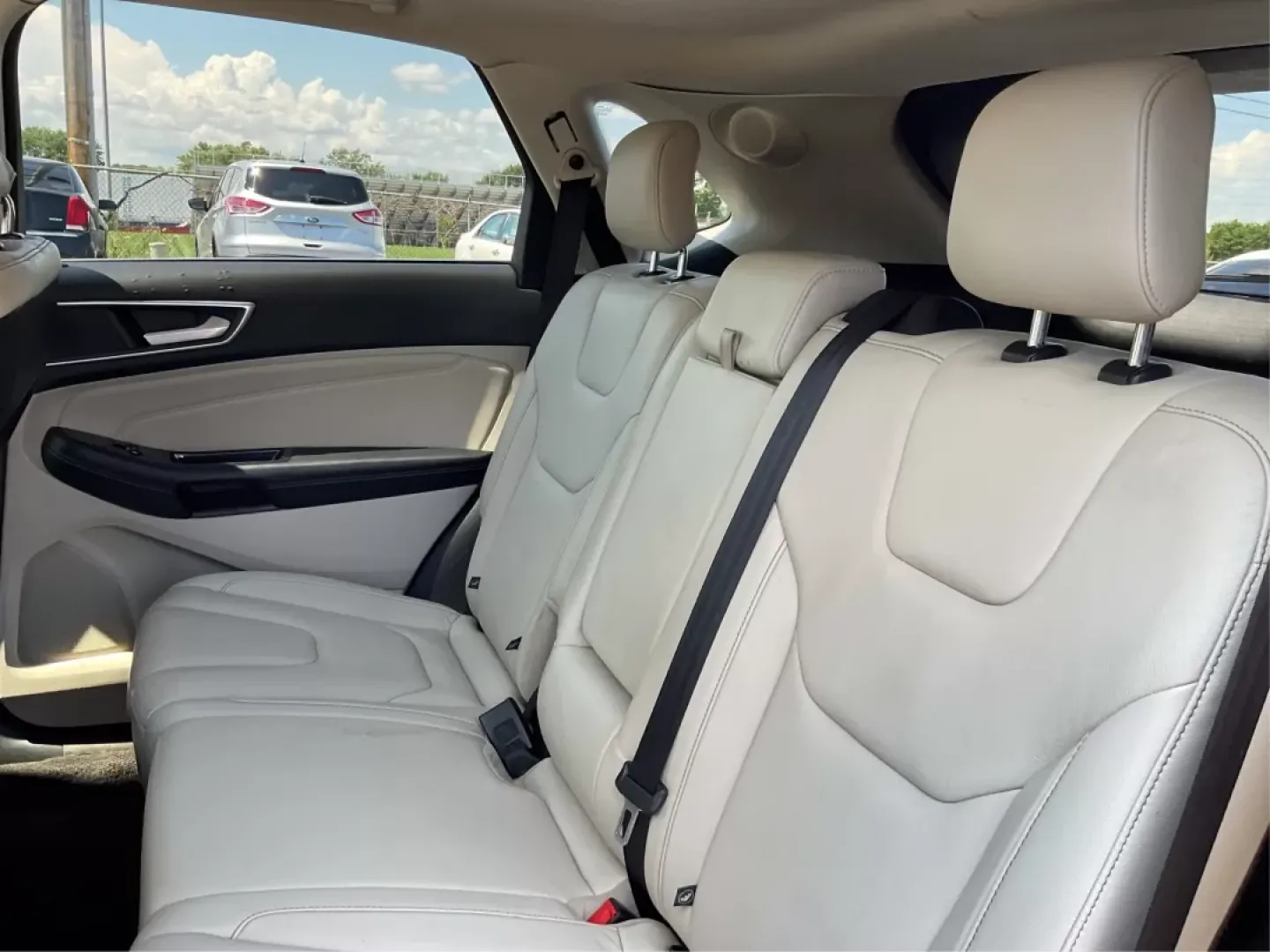 2017 Ford Edge Titanium (2FMPK4K95HB) with an Other engine, located at 1230 East Main St, Xenia, OH, 45385, (937) 908-9800, 39.688042, -83.910538 - **Discover Your Next Adventure with the 2017 Ford Edge Titanium at Advantage Car and Credit in New Carlisle, OH!**<br /> <br /> Are you ready to elevate your driving experience? The 2017 Ford Edge Titanium is the perfect companion for those weekend getaways, daily commutes, or family outings. This s - Photo#10