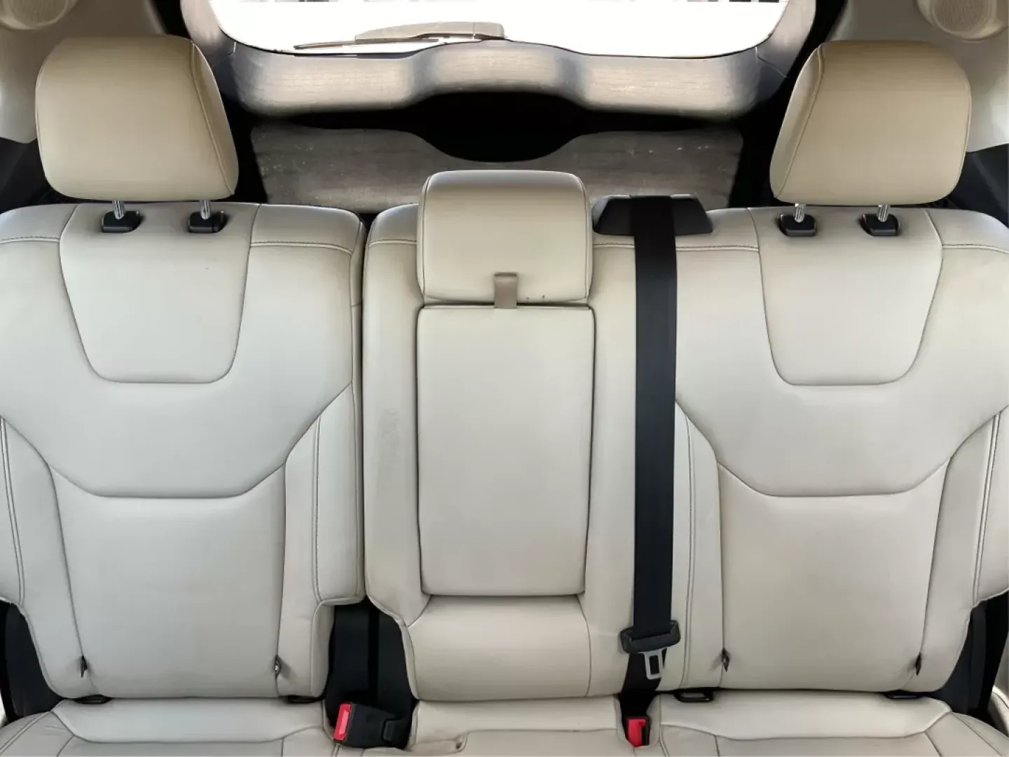 2017 Ford Edge Titanium (2FMPK4K95HB) with an Other engine, located at 1230 East Main St, Xenia, OH, 45385, (937) 908-9800, 39.688042, -83.910538 - **Discover Your Next Adventure with the 2017 Ford Edge Titanium at Advantage Car and Credit in New Carlisle, OH!**<br /> <br /> Are you ready to elevate your driving experience? The 2017 Ford Edge Titanium is the perfect companion for those weekend getaways, daily commutes, or family outings. This s - Photo#14