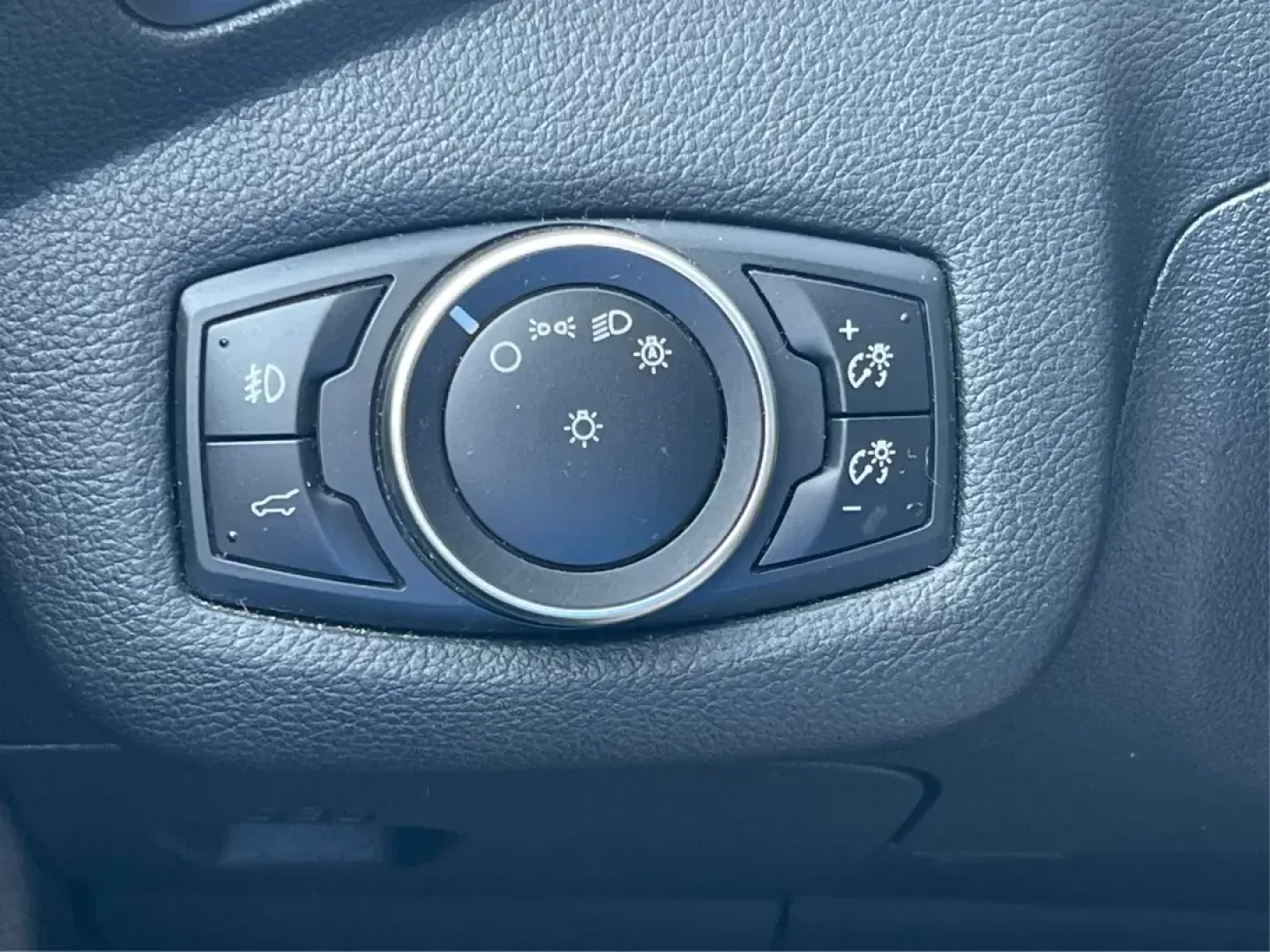 2017 Ford Escape SE (1FMCU0GDXHU) with an Other engine, located at 8750 N County Rd 25A, Piqua, OH, 45356, (937) 908-9800, 40.164391, -84.232513 - Photo#16