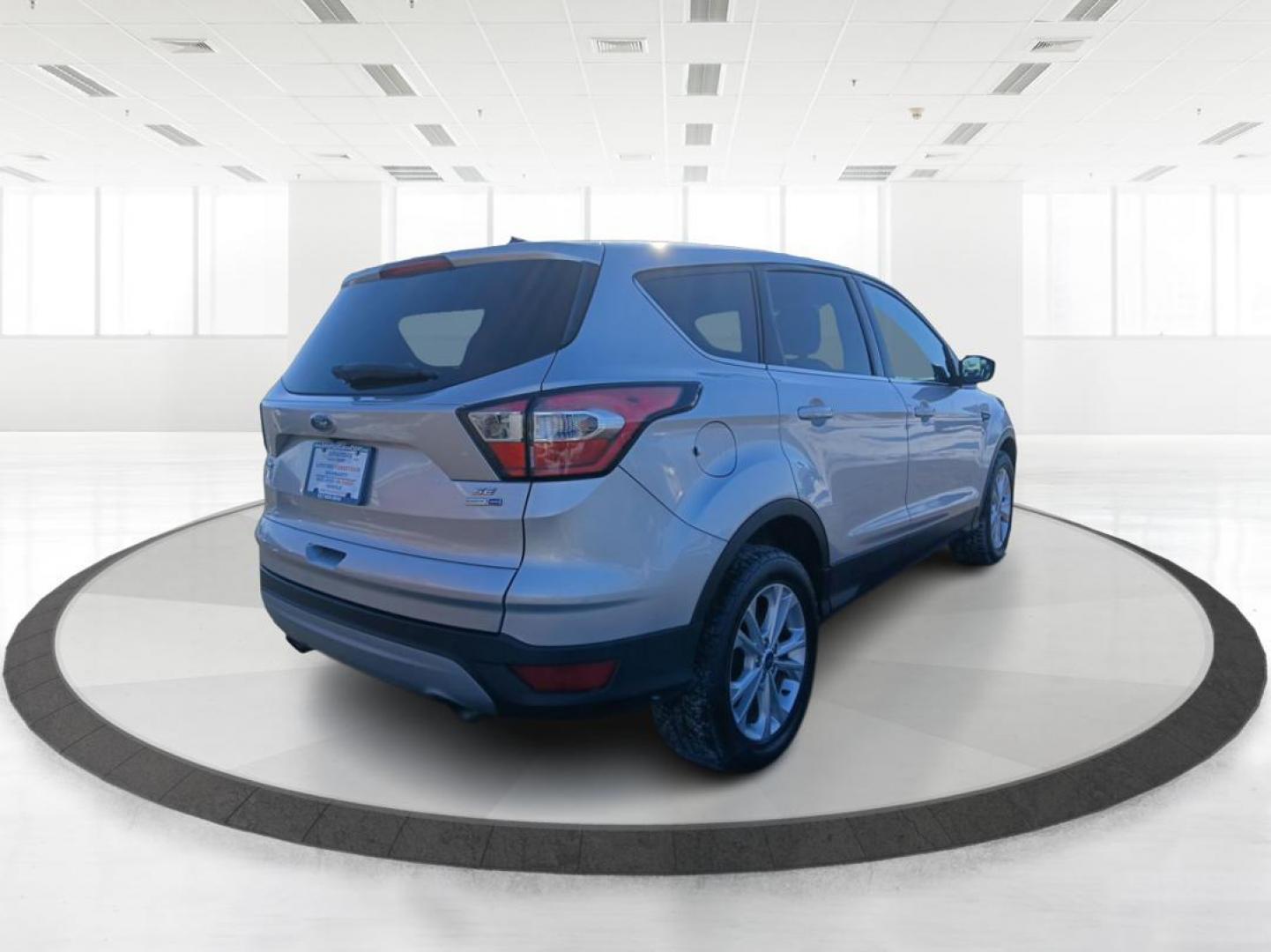 2017 Ford Escape SE 4WD (1FMCU9G92HU) with an 2.0L L4 DOHC 16V engine, 6-Speed Automatic transmission, located at 1184 Kauffman Ave, Fairborn, OH, 45324, (937) 908-9800, 39.807072, -84.031563 - Photo#2