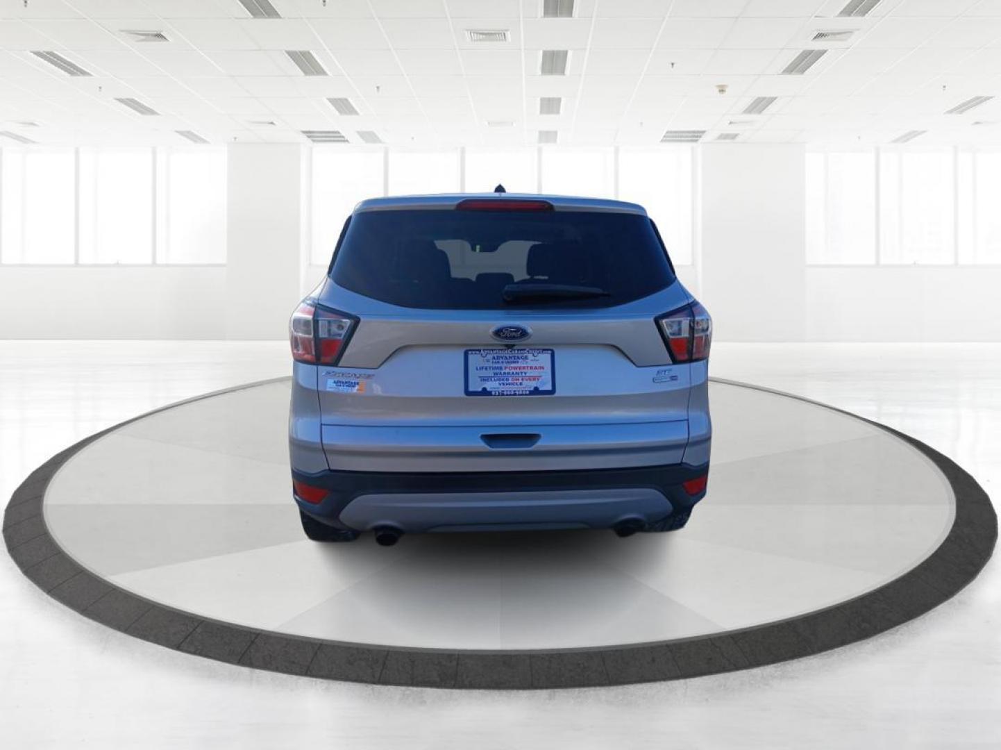 2017 Ford Escape SE 4WD (1FMCU9G92HU) with an 2.0L L4 DOHC 16V engine, 6-Speed Automatic transmission, located at 1184 Kauffman Ave, Fairborn, OH, 45324, (937) 908-9800, 39.807072, -84.031563 - Photo#3