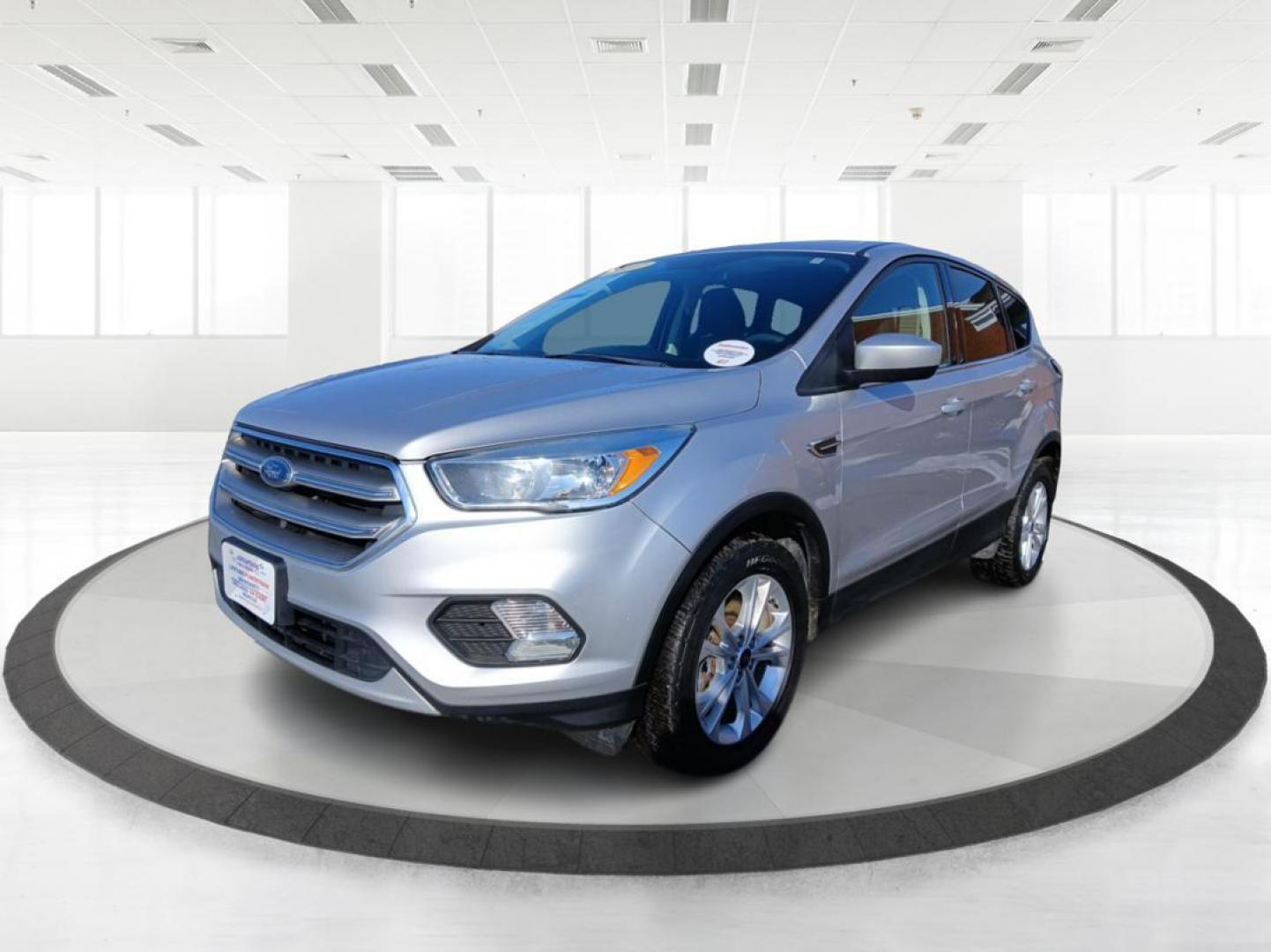 2017 Ford Escape SE 4WD (1FMCU9G92HU) with an 2.0L L4 DOHC 16V engine, 6-Speed Automatic transmission, located at 1184 Kauffman Ave, Fairborn, OH, 45324, (937) 908-9800, 39.807072, -84.031563 - Photo#7